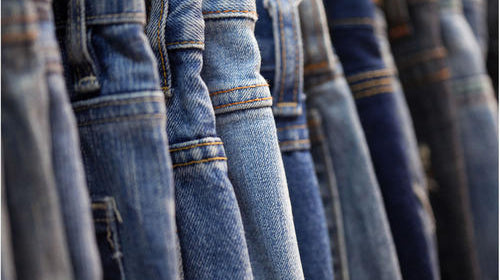 Three Ways to Style Regular Jeans for Men