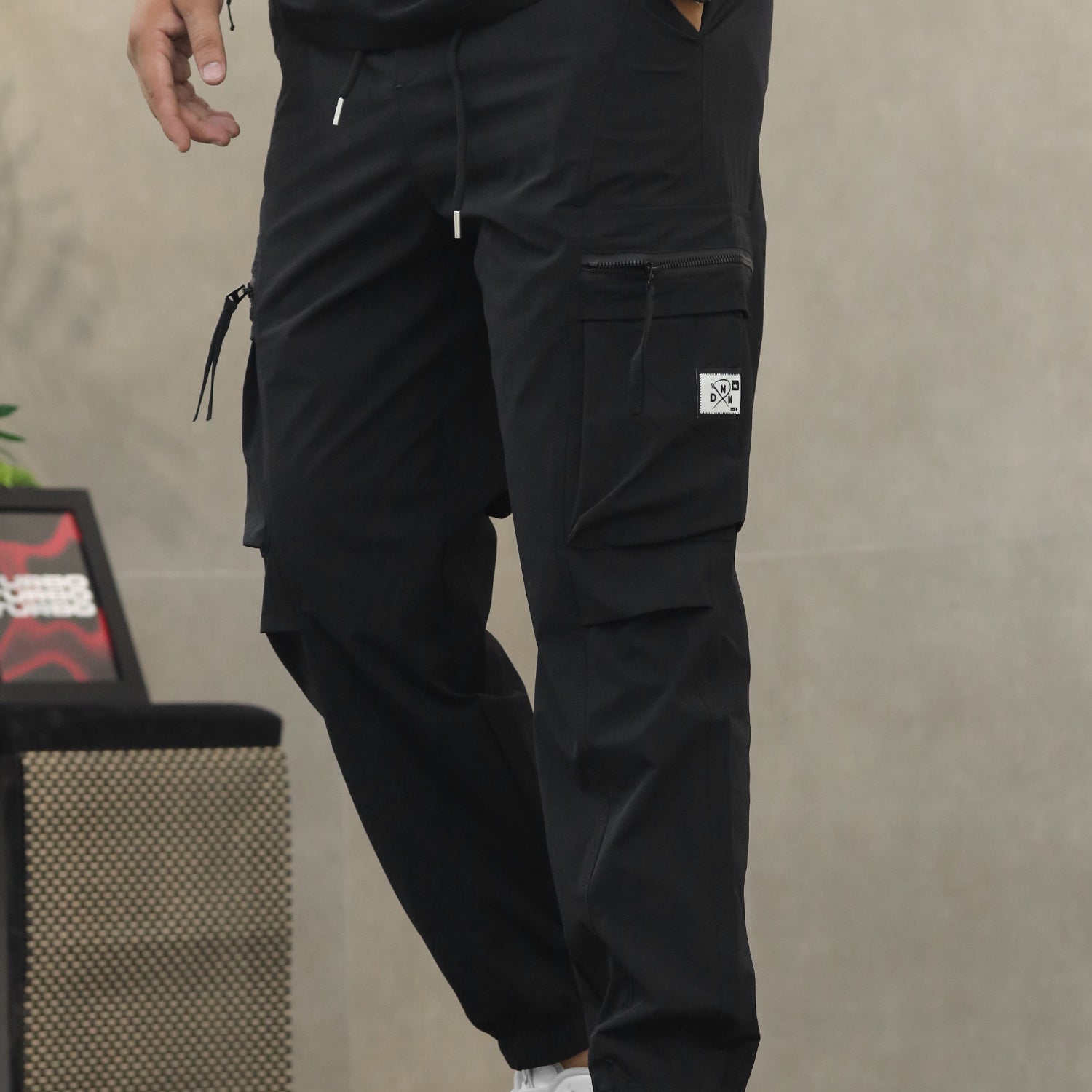 Men's Elastic Drawstring Zippered-Side-Pockets Cargo Trouser