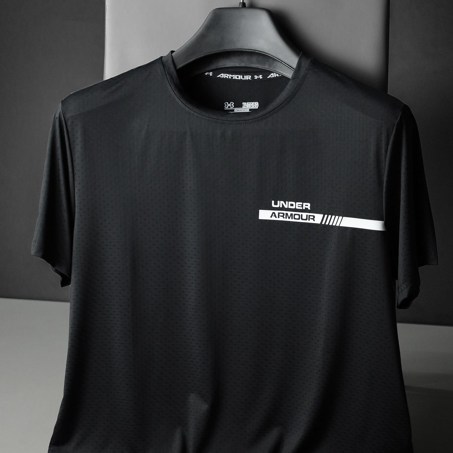 Undr Armr HearGear Fitted Dry-Fit Tee