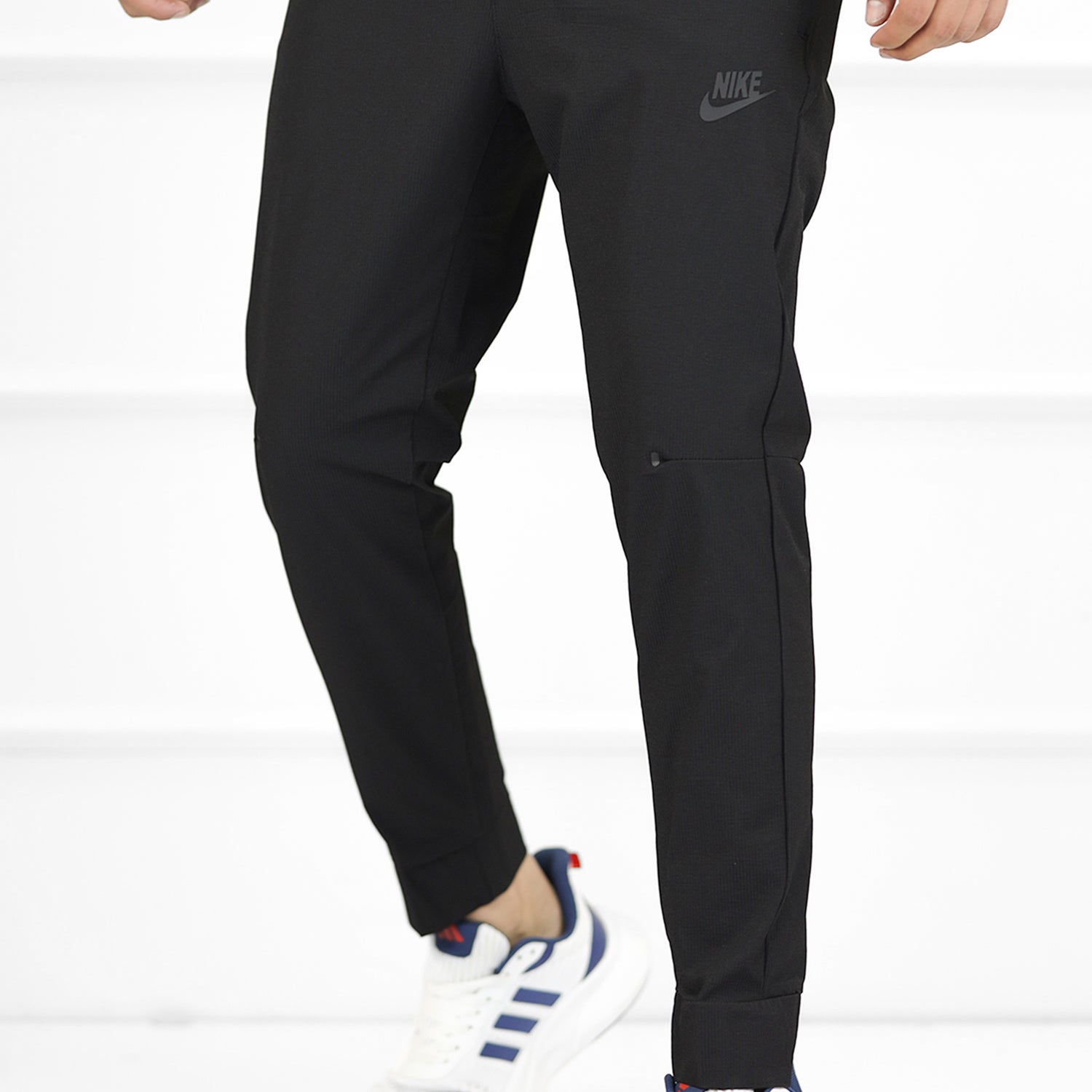 Nke Therma Fit Micro Premium Sportswear Trouser In Black