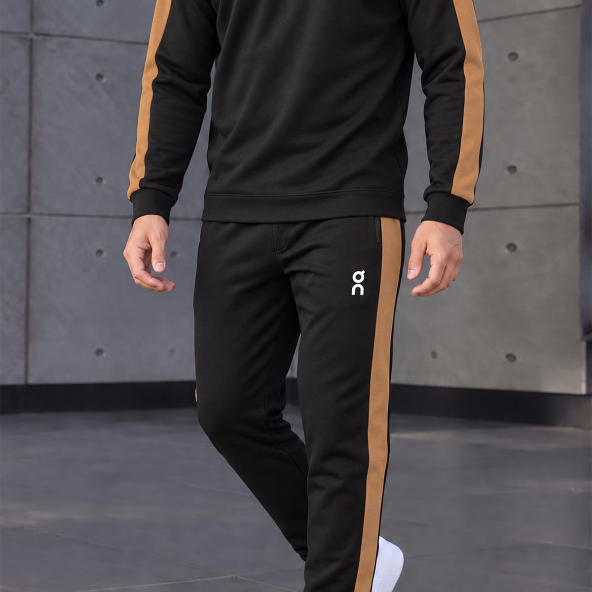 On Clud Athletic Pullover Men's Co-Ord Set