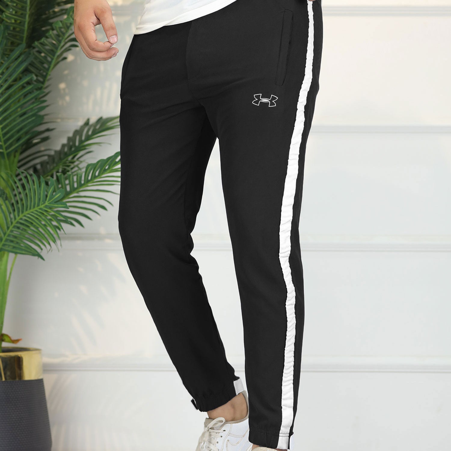 Undr Armr 'The Reveal' Cuff Logo & Sideline Micron Trouser In Black