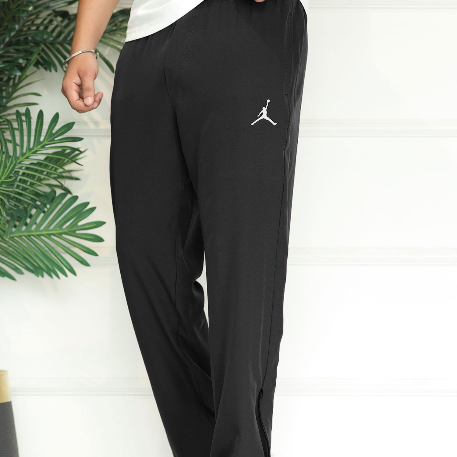 Jrdn 'Airborne' Micro-Tech Loose-Bottom Trouser