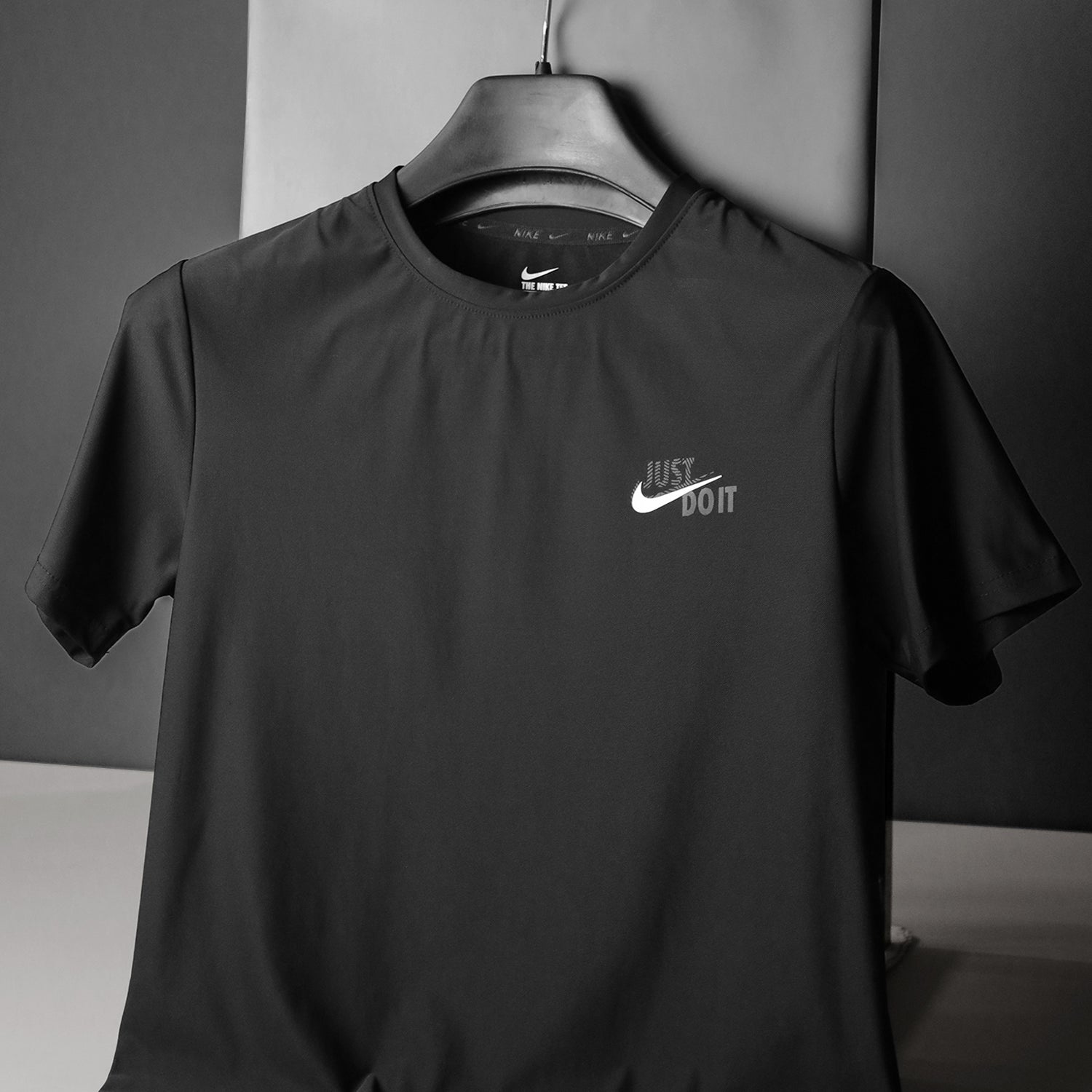 Nke Jst Do It Athletic Cut Dry-Fit Tee