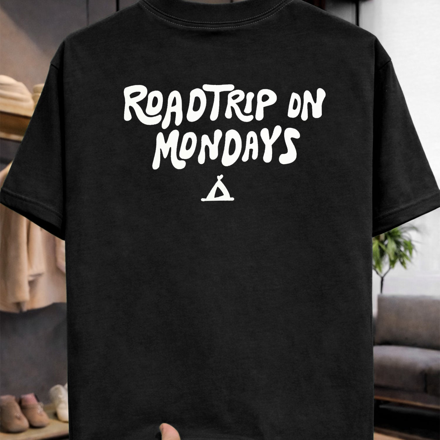 Men's Graphic Thread Round Neck Tee