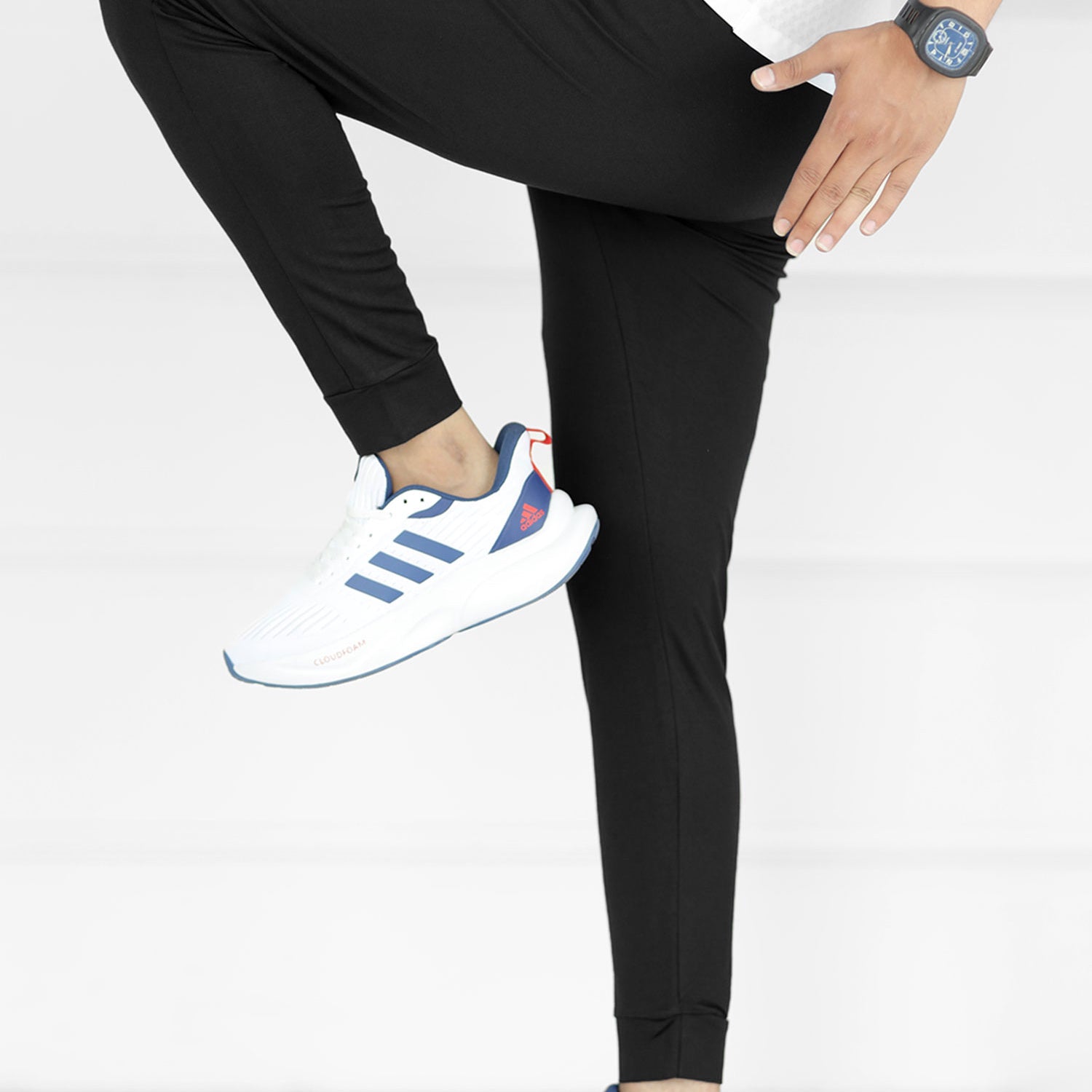 Nke Grip Style Track Sportswear Trouser In Black