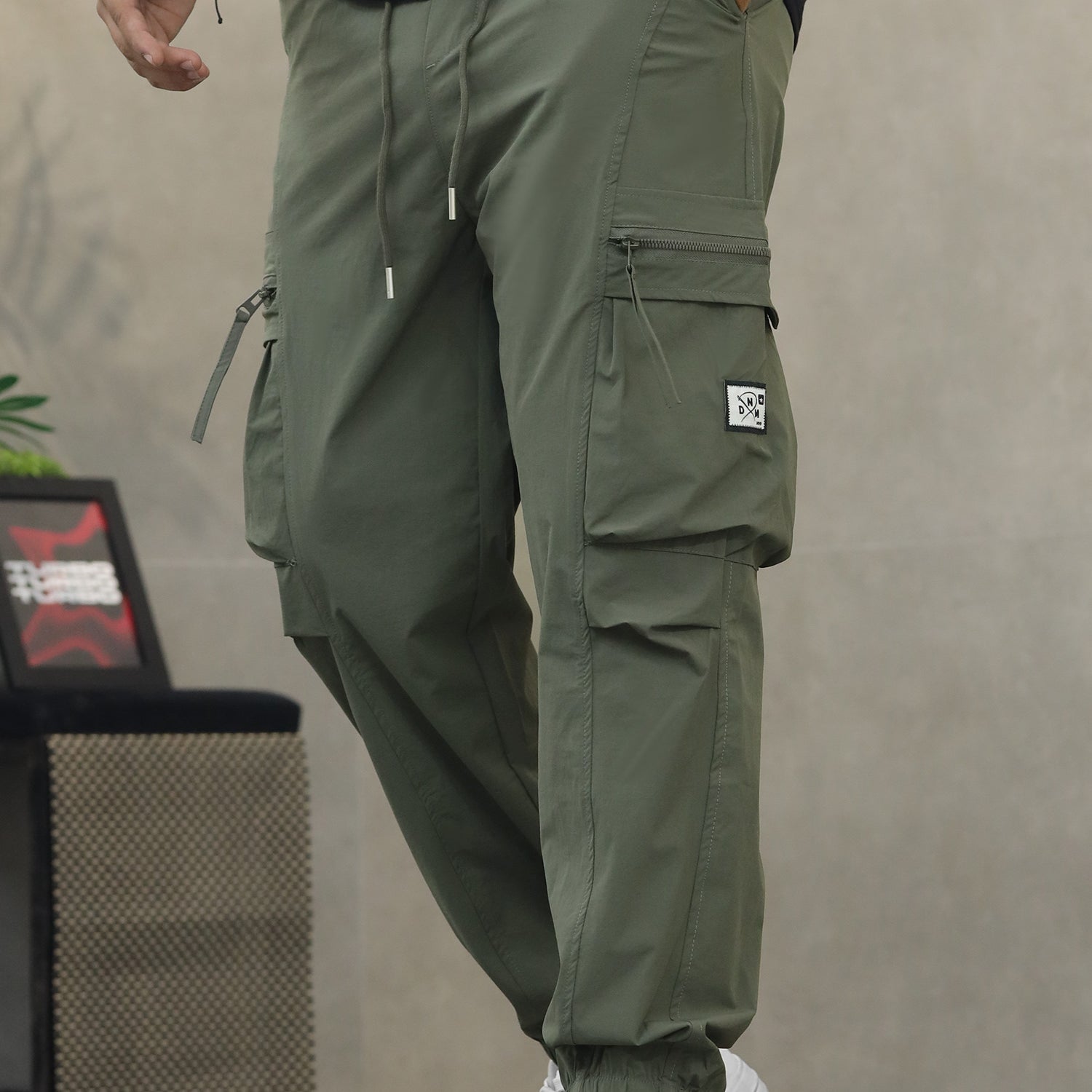 Men's Elastic Drawstring Zippered-Side-Pockets Cargo Trouser