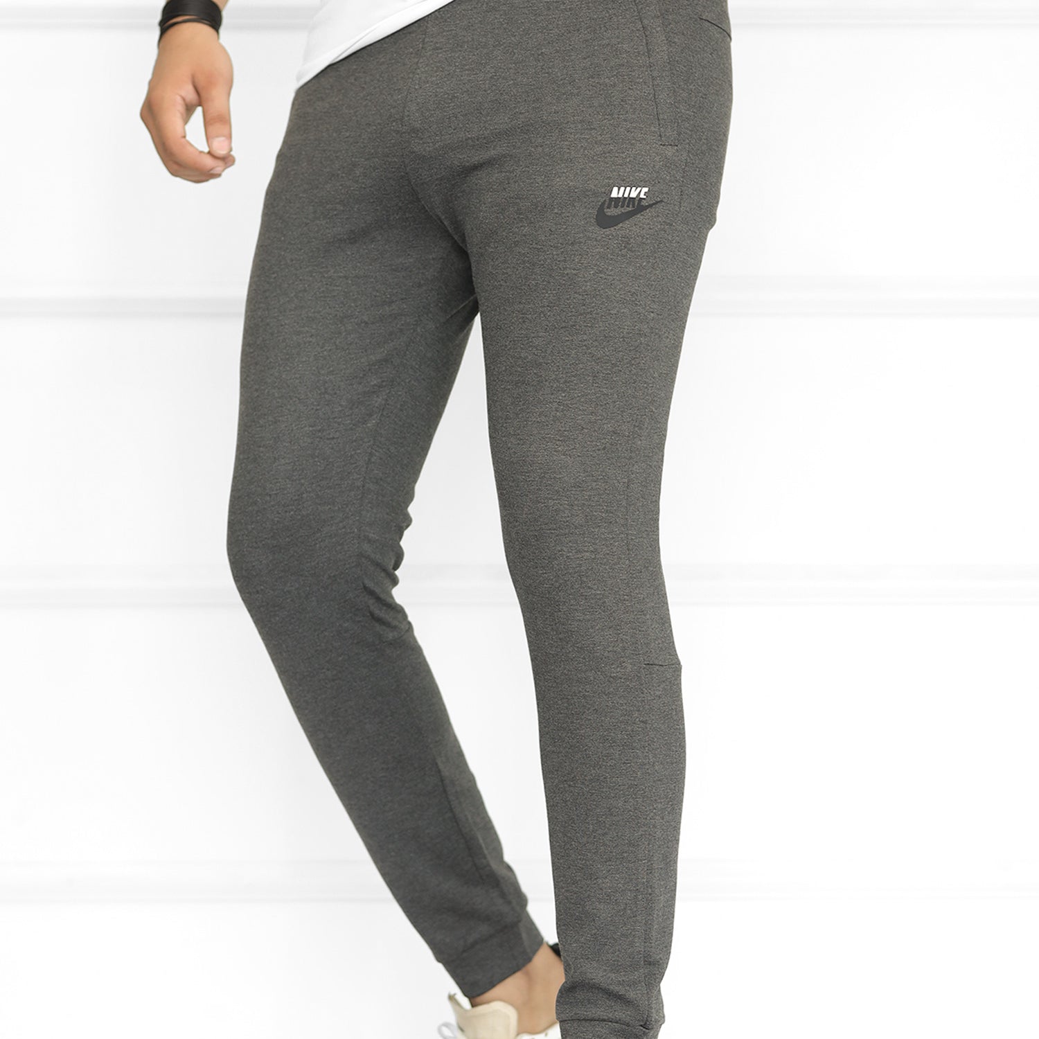 Nke 'Airborne' Division Active SlimFit Trouser In Charcoal