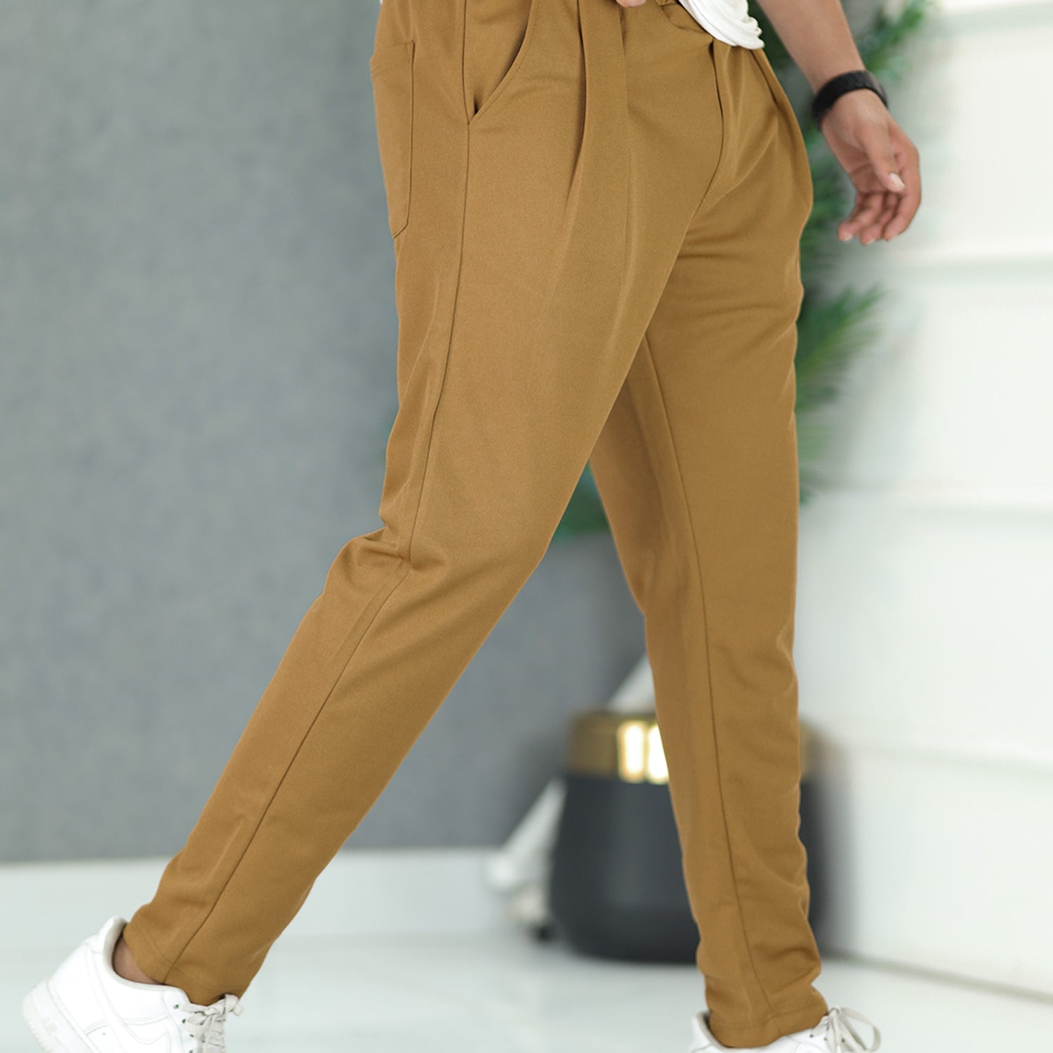 Turbo Elastic Classic Pleated Slimfit Trouser In Camel