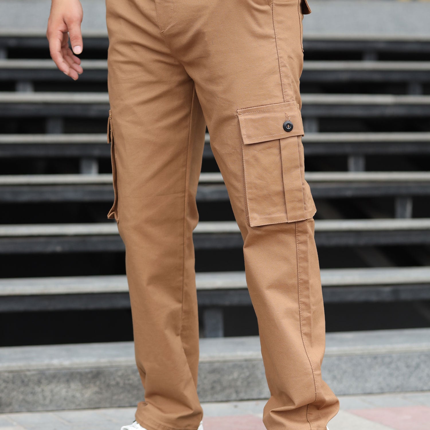 Turbo's 6 Pockets Loose Bottom Cargo Trouser In Camel