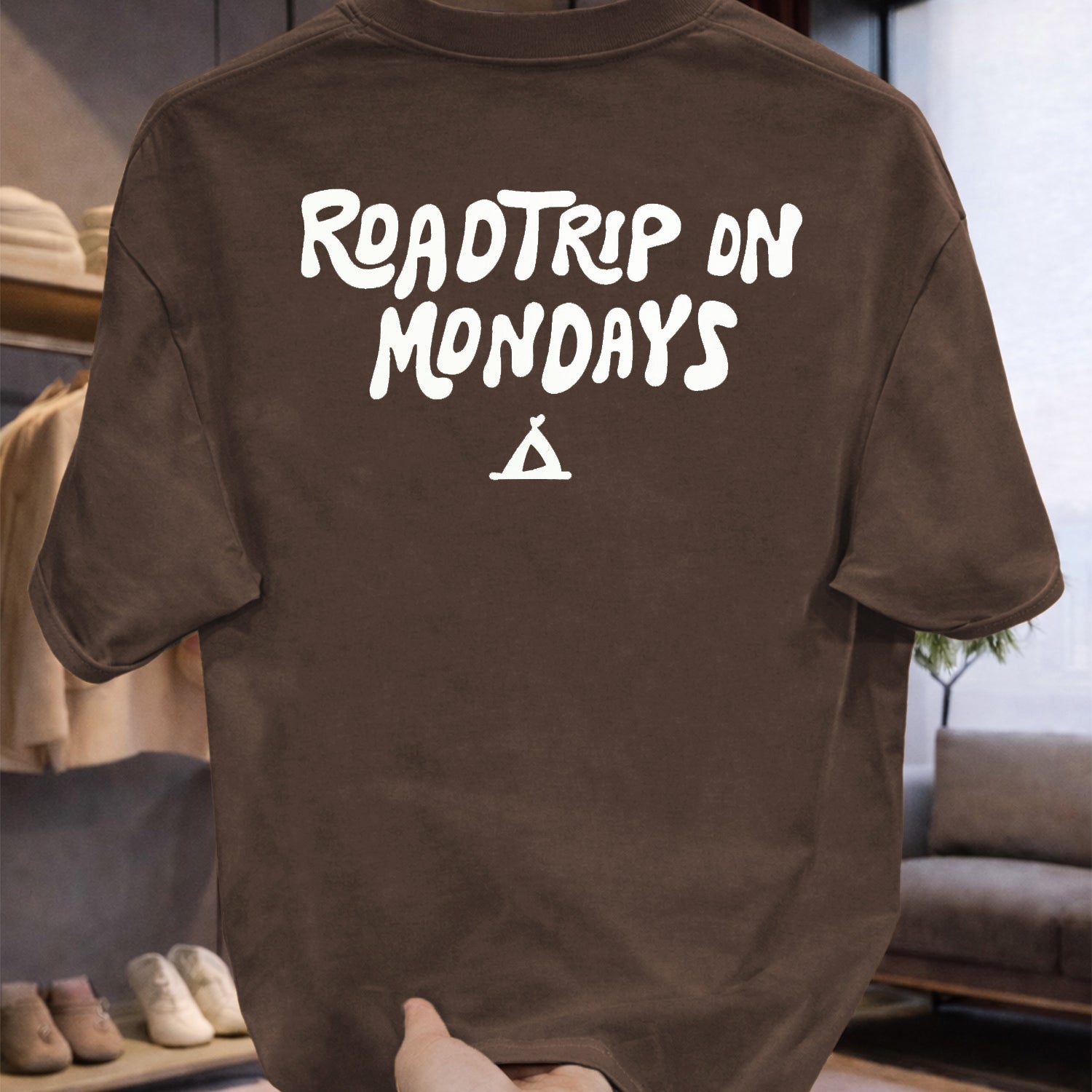 Men's Graphic Thread Round Neck Tee