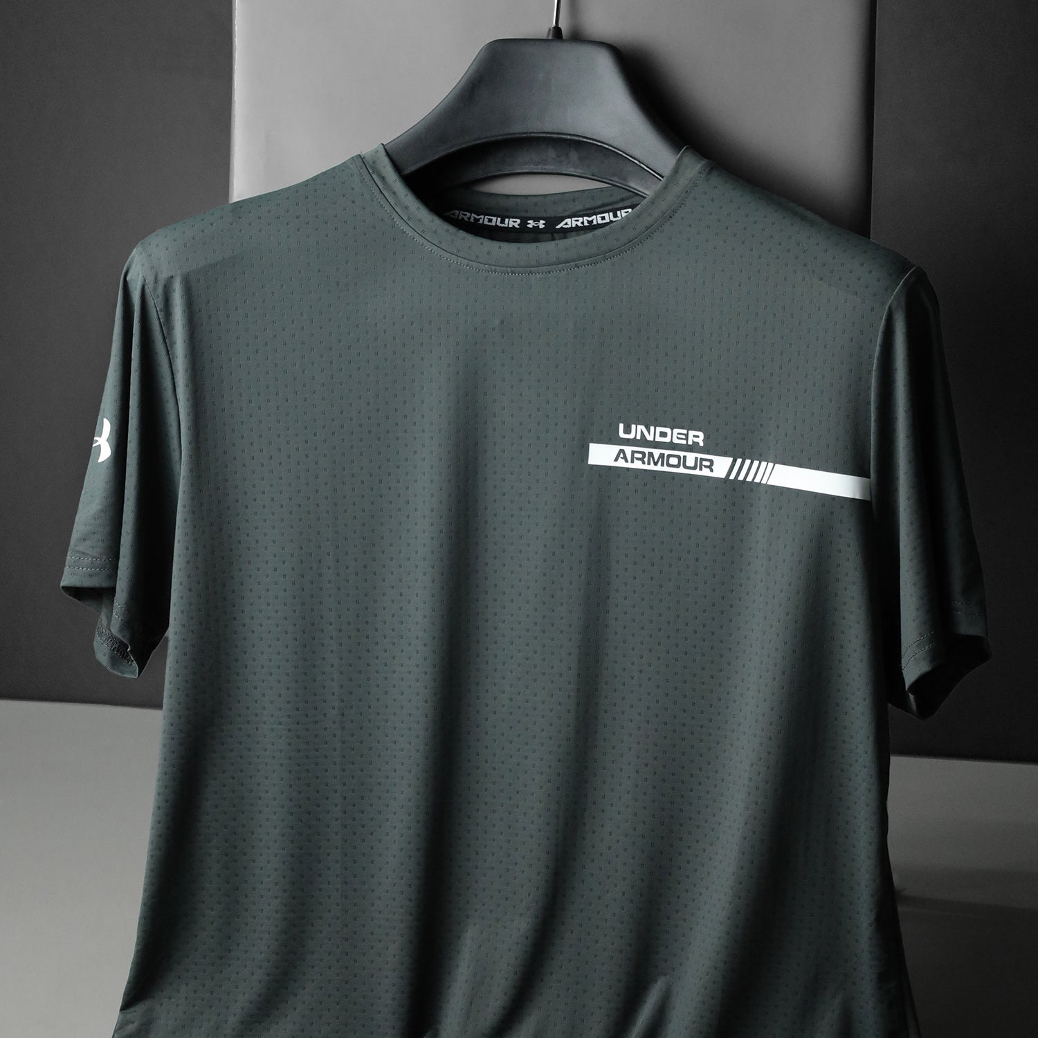 Undr Armr HearGear Fitted Dry-Fit Tee