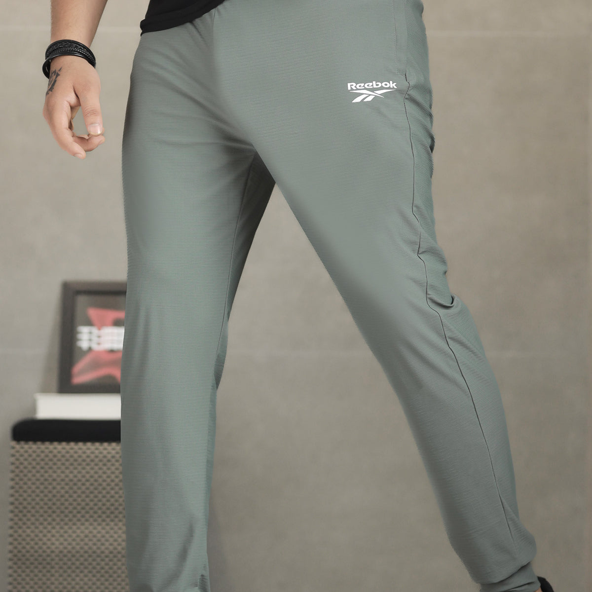 Rbk Classic Solid Imp Dry-fit Trouser In Dark Grey