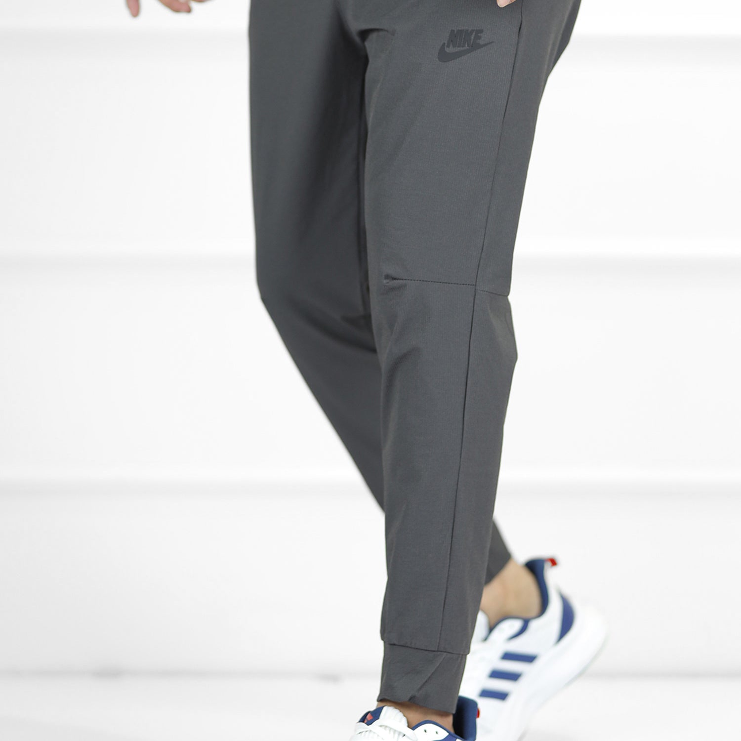 Nke Therma Fit Micro Premium Sportswear Trouser In Dark Grey