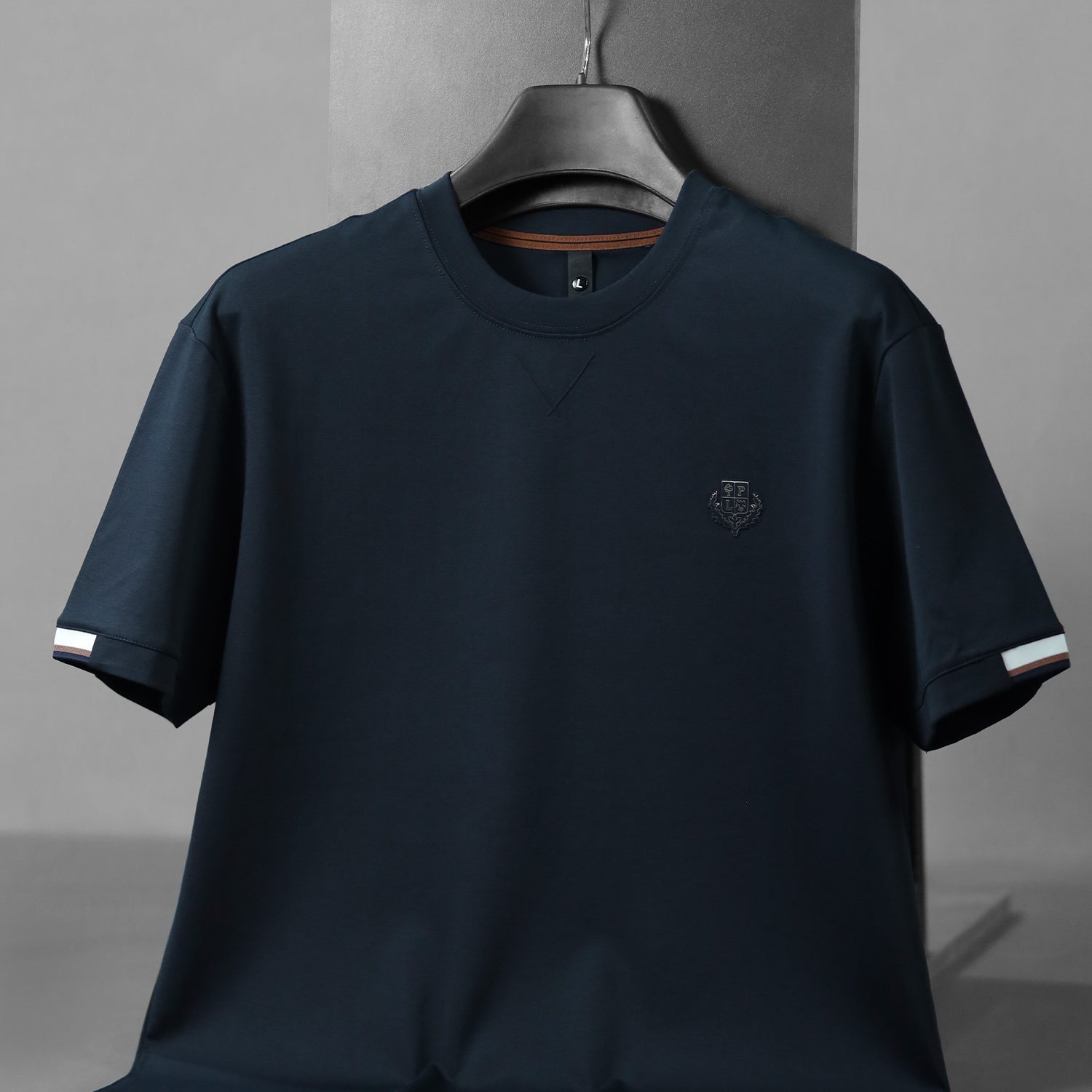Men's Small Emblem On Chest T-Shirt