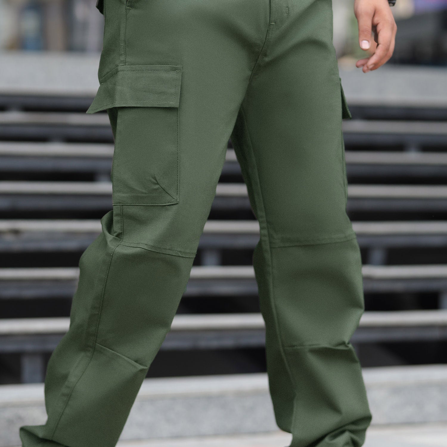Men's Relax-Fit Knitted Cargo Trouser In Green