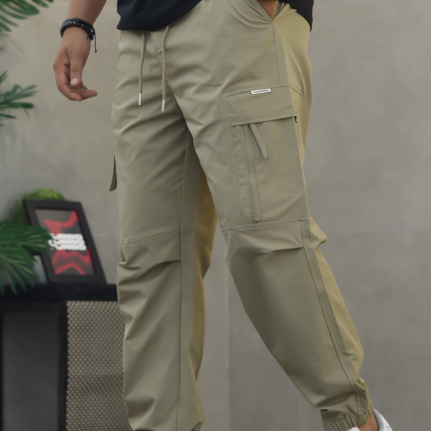 Men's Lightweight Multiple-Pockets Cargo Trouser