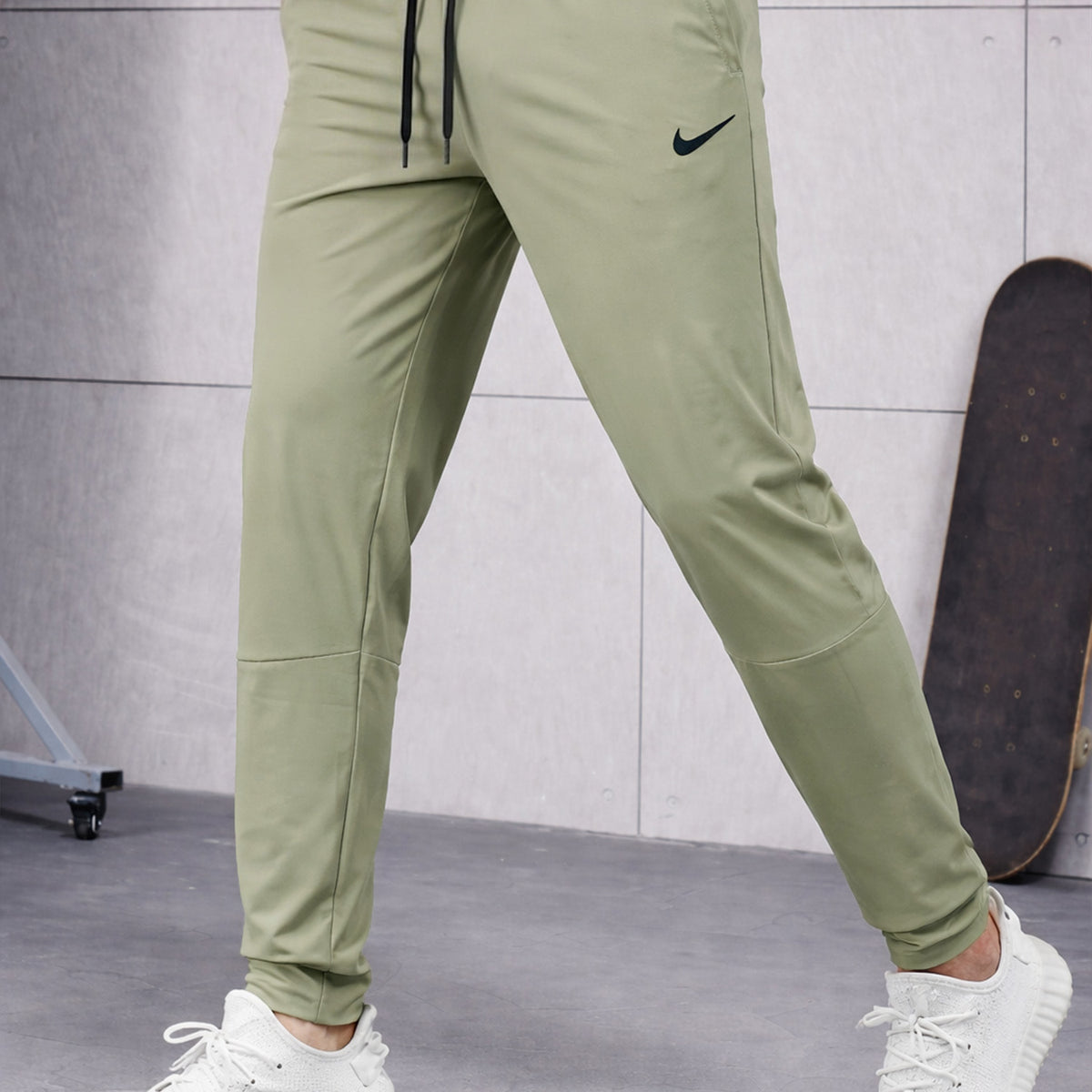 Nke Rapid Fit Men's Dry-Fit Trouser In Light Skin