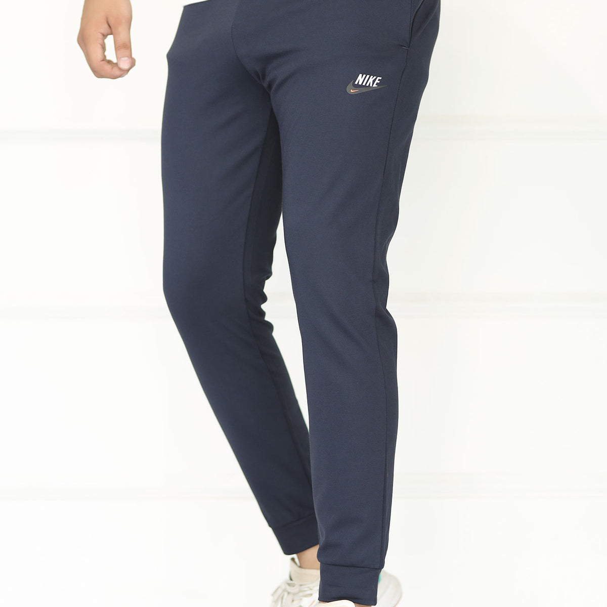 Nke 'The Jump' Project Performance SlimFit Trouser In Navy Blue