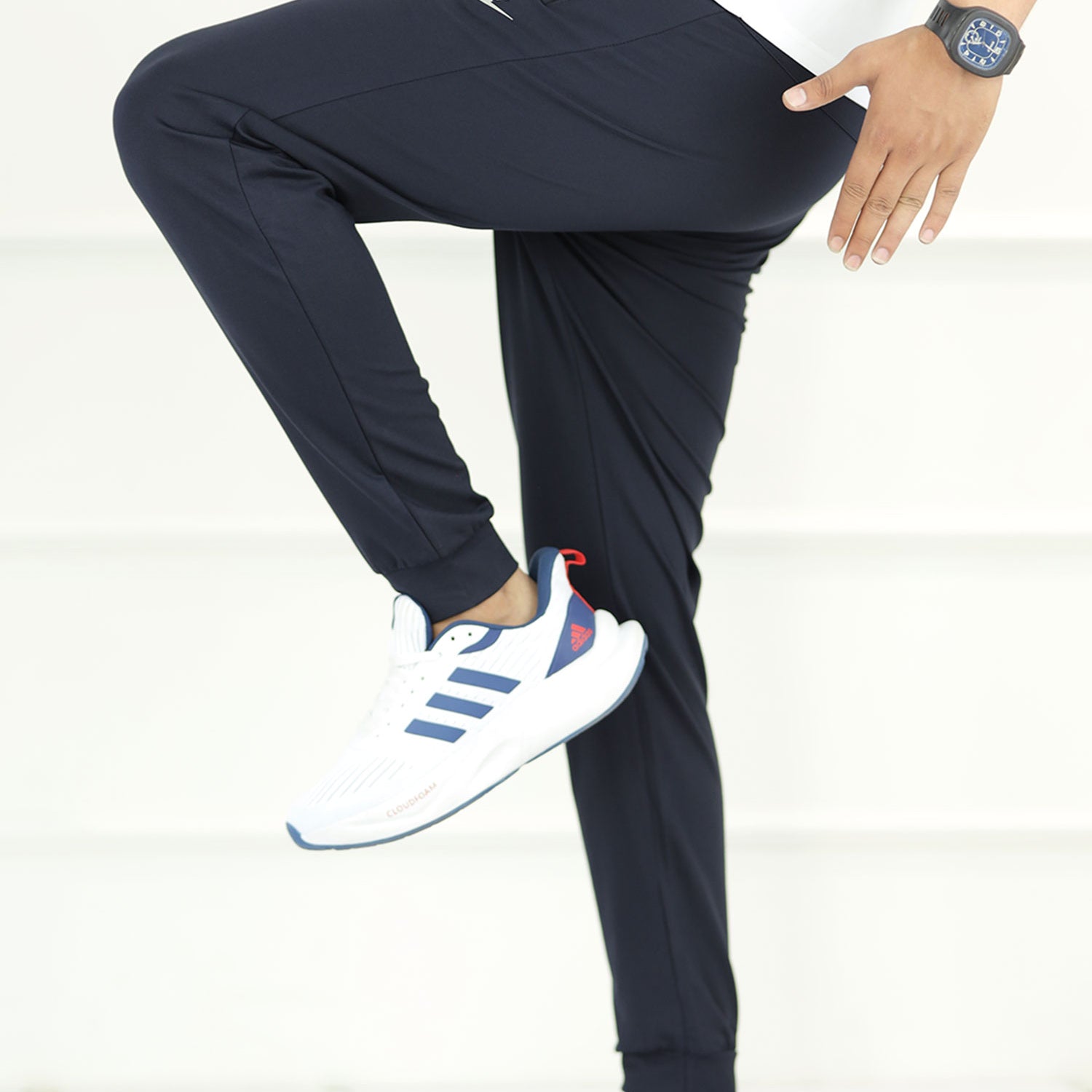 Nke Flex Motion Grip Fit Sportswear Trouser In Navy Blue