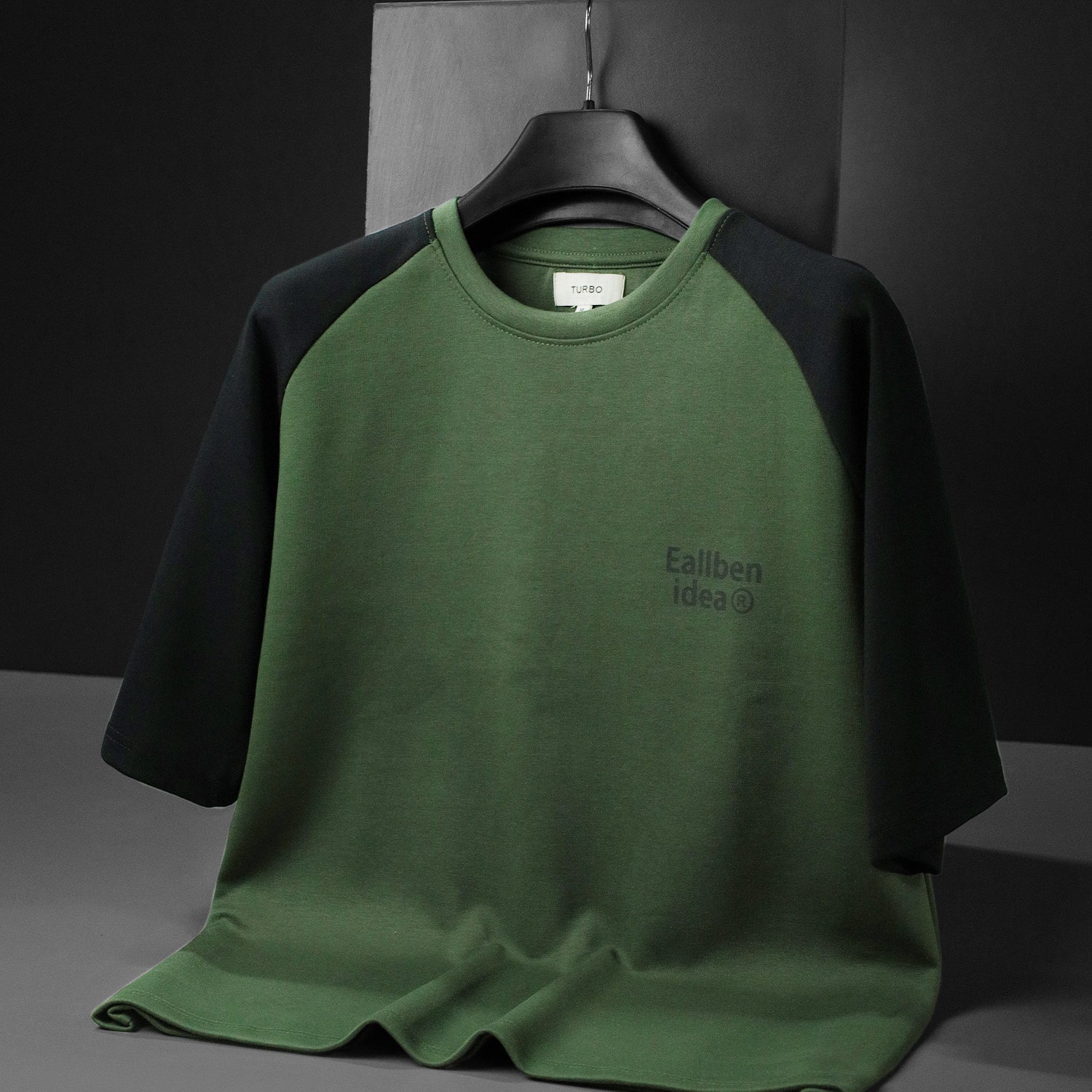 Turbo Relaxed-Fit Raglan Oversize Tee