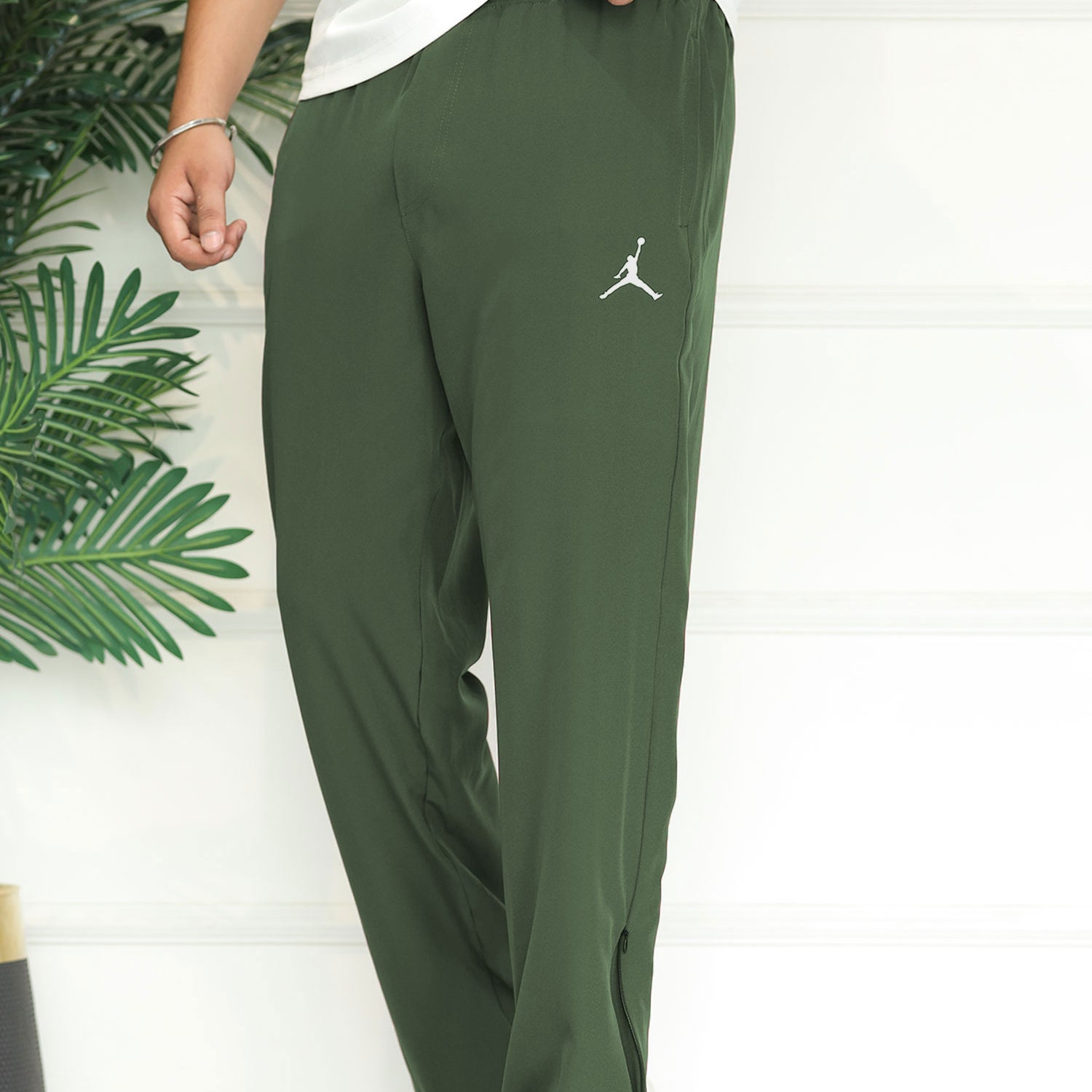 Jrdn 'Airborne' Micro-Tech Loose-Bottom Trouser