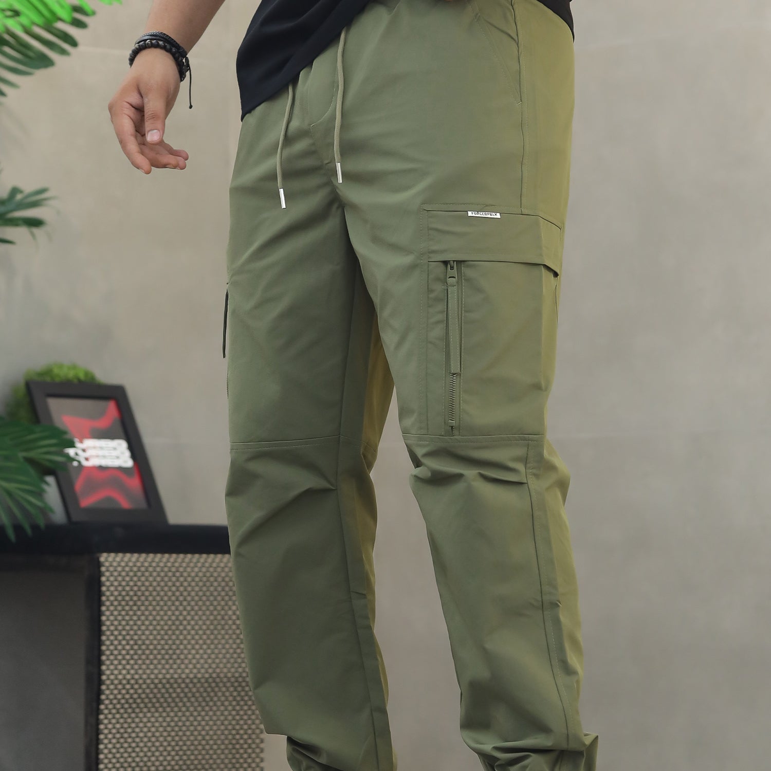 Men's Lightweight Multiple-Pockets Cargo Trouser
