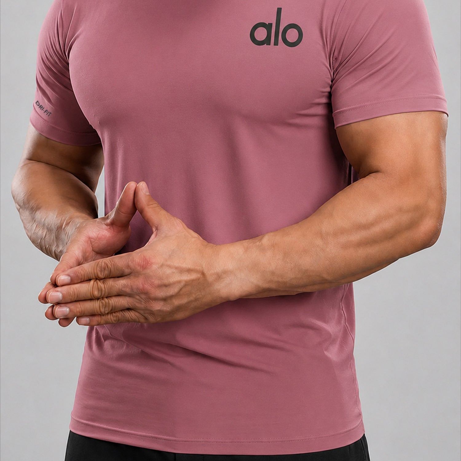 Alo Yoga Distinctive Front Logo Arrival Dry-Fit Tee