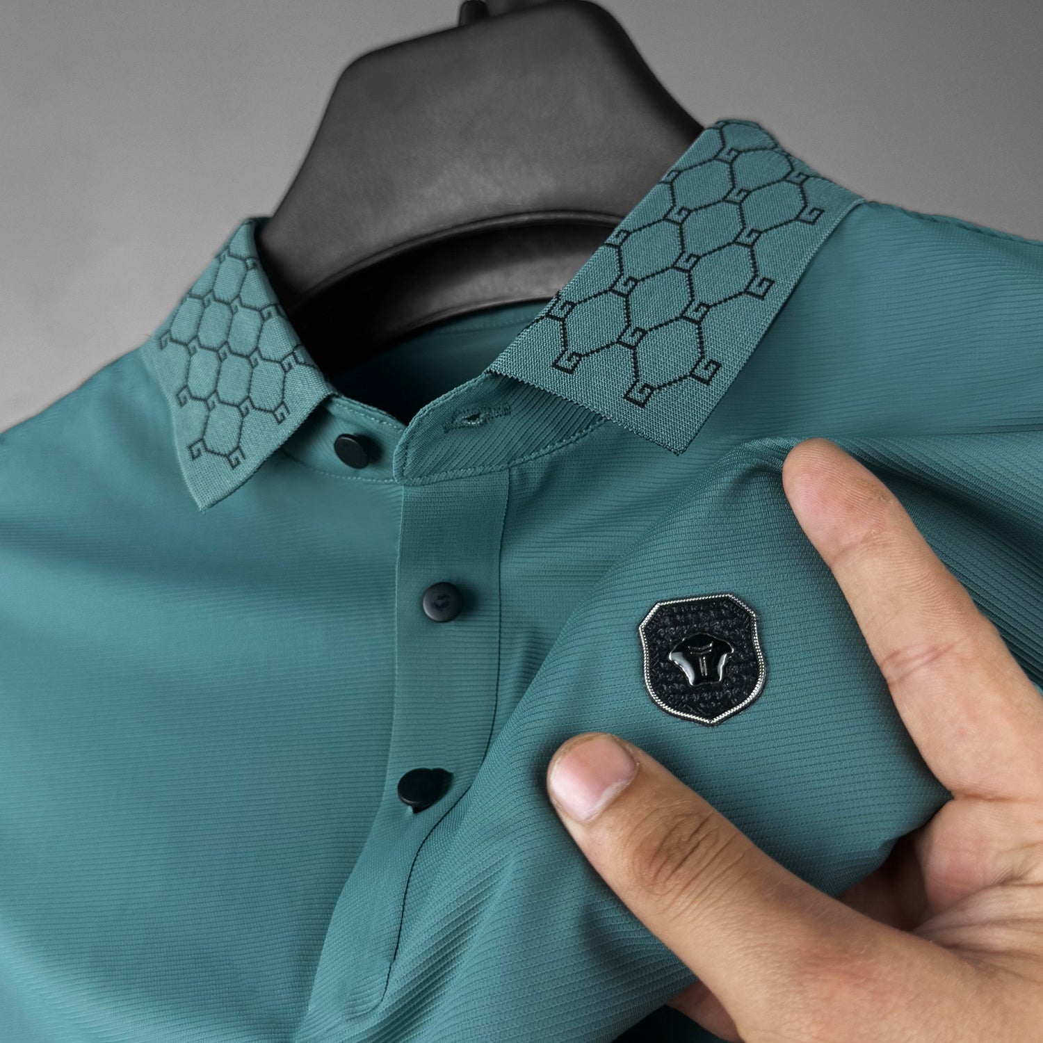 Turbo Diamond Motif Collar Stitchless Men's Polo Shirt