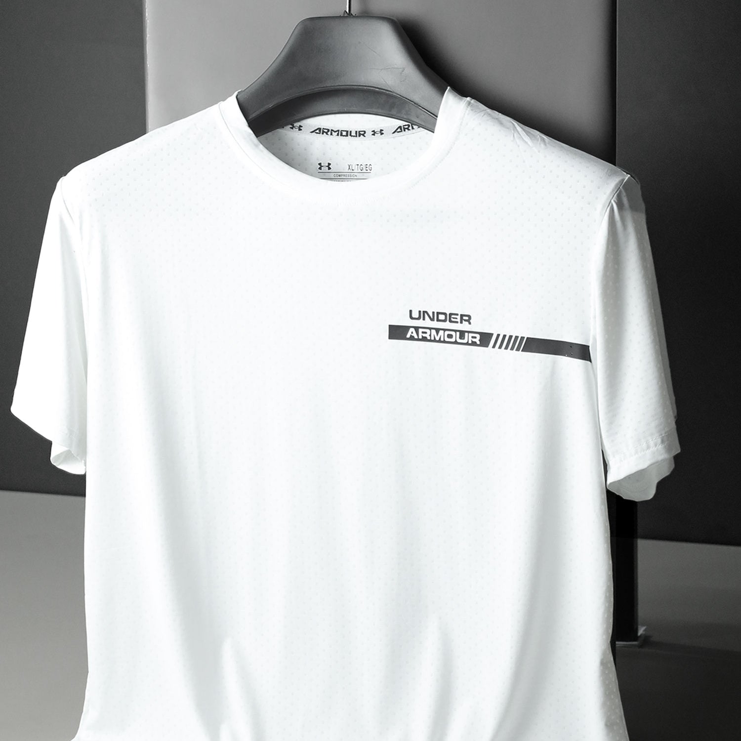 Undr Armr HearGear Fitted Dry-Fit Tee