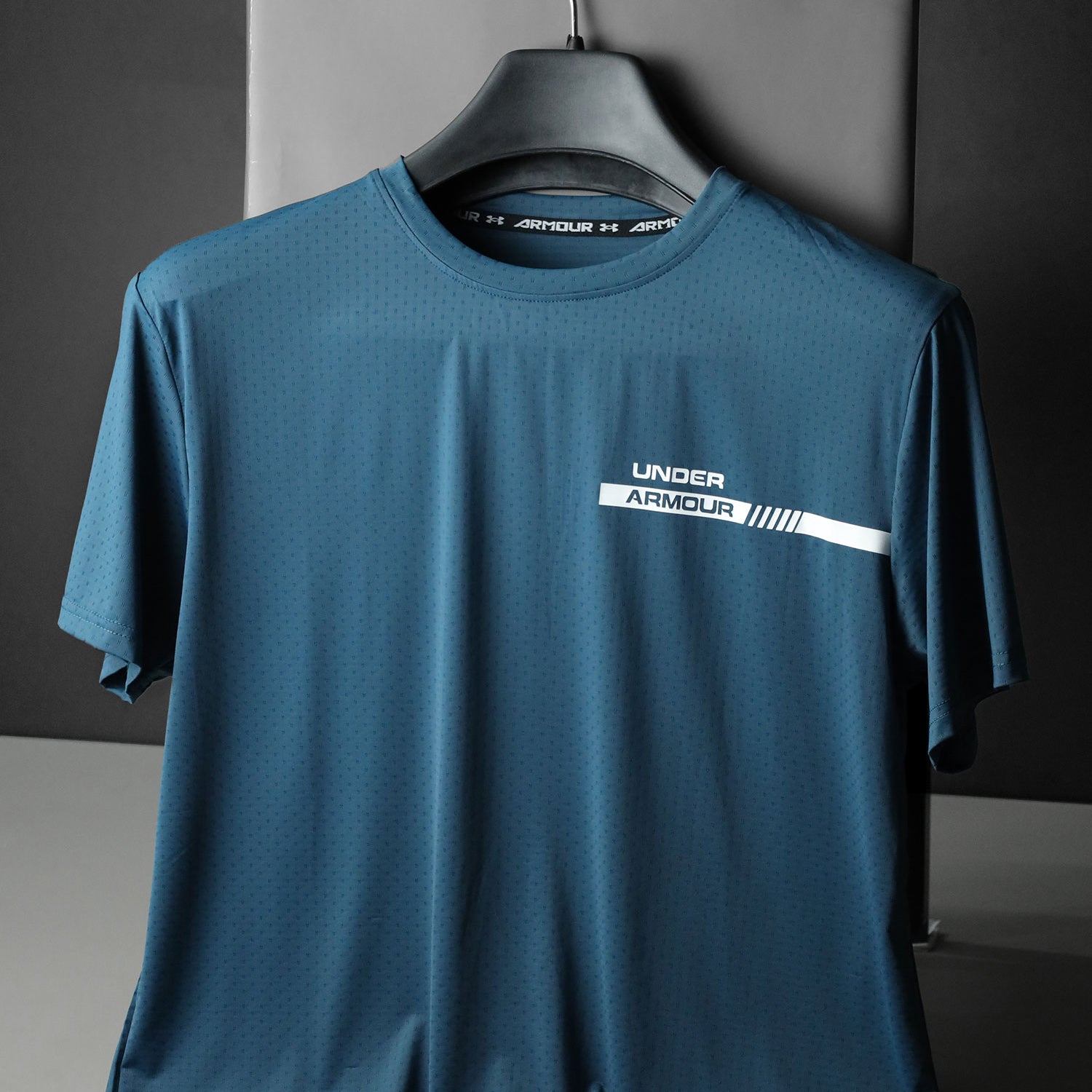 Undr Armr HearGear Fitted Dry-Fit Tee