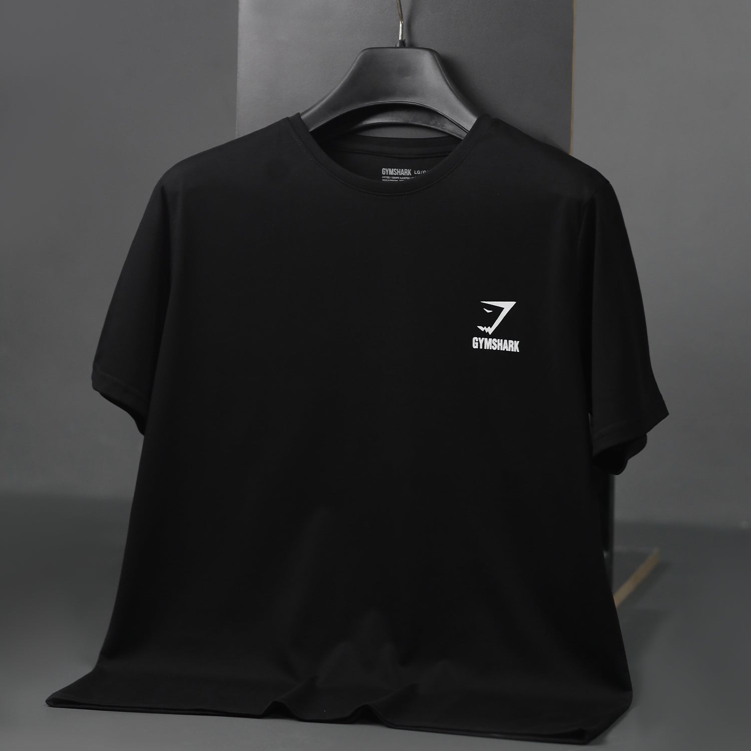 Gym Shrk Training Heritage Men's Tee