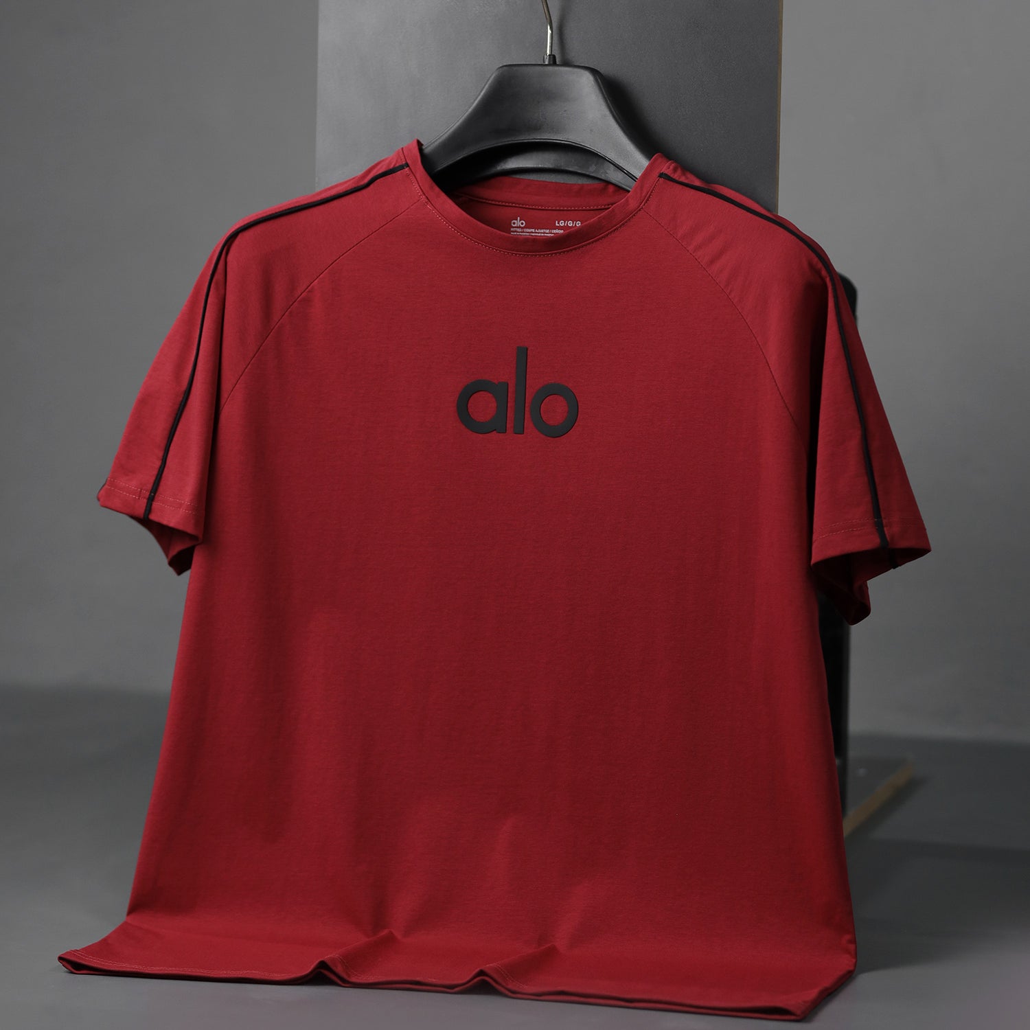 Alo Distinctive Front Logo Men's Tee