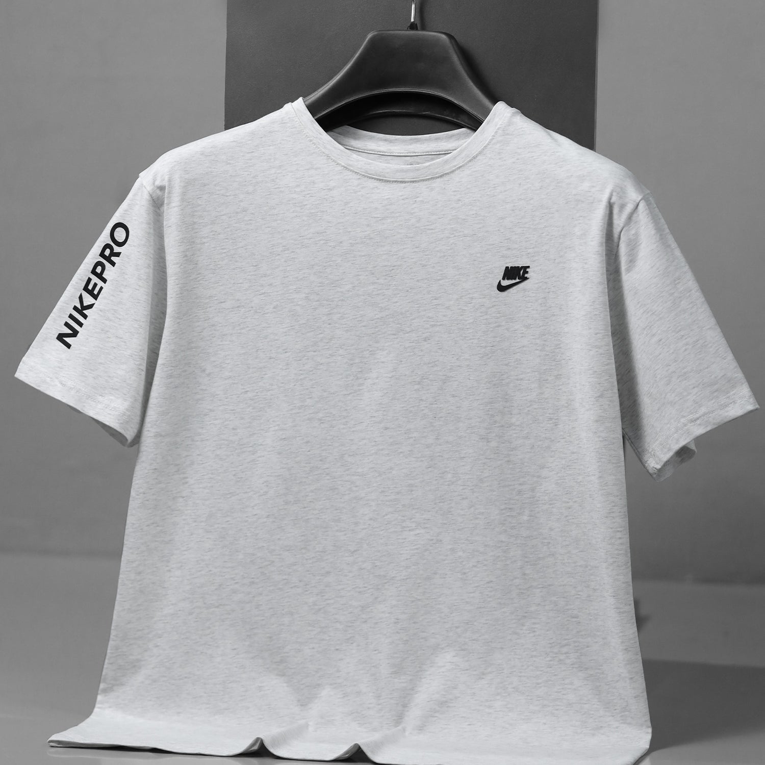 Nke Sportswear Premium Essential Men's Tee