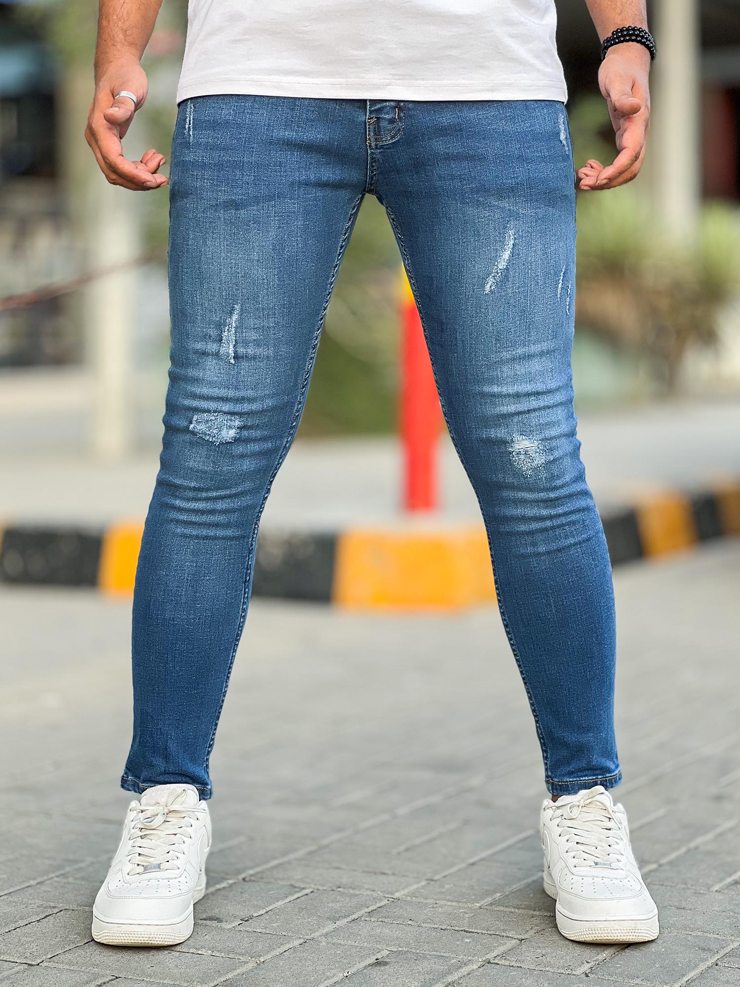 Turbo Ripped Ankle Fit Jeans in Mid Blue