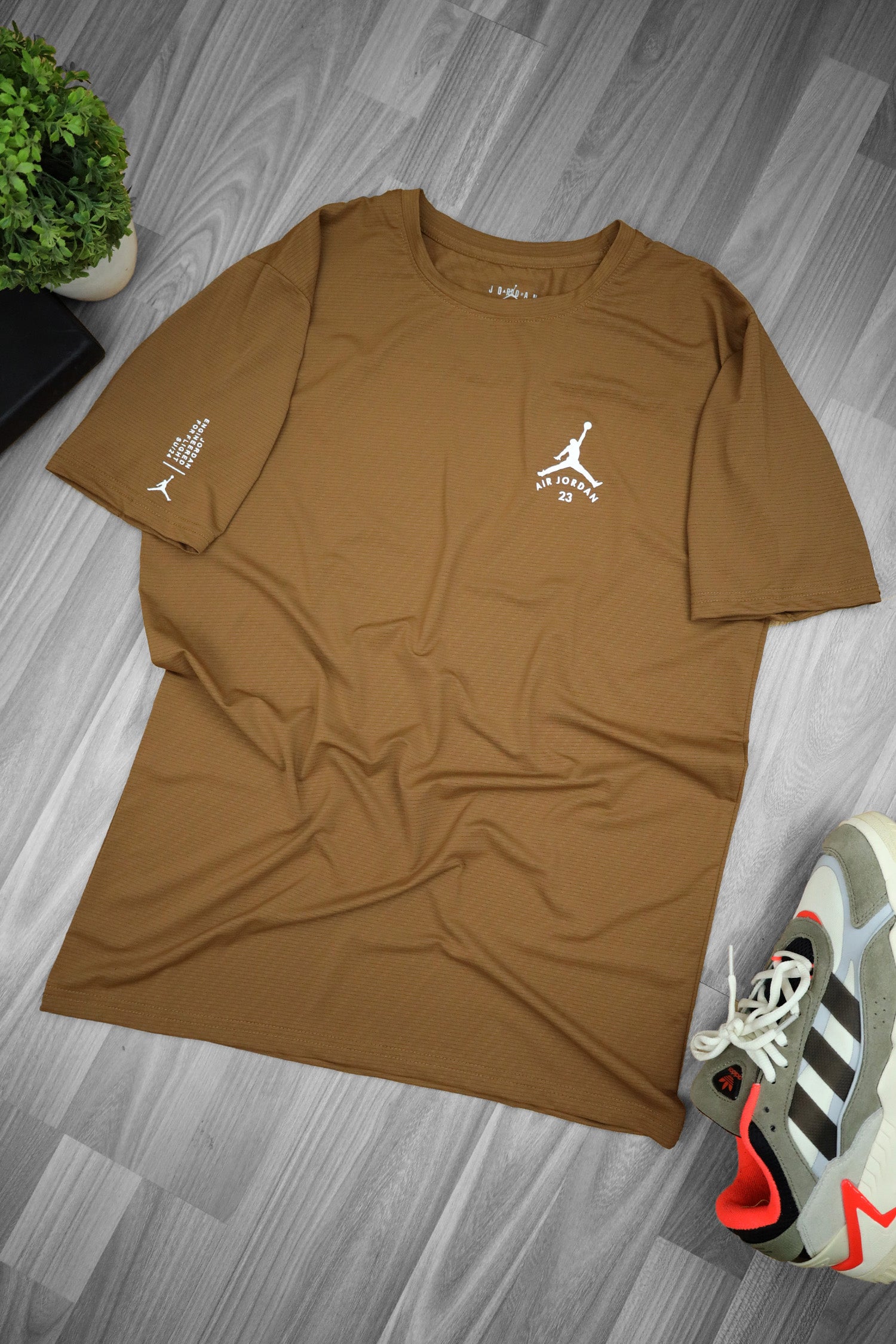 Air Jrdn 23 Branded Dry Fit Tee In Camel