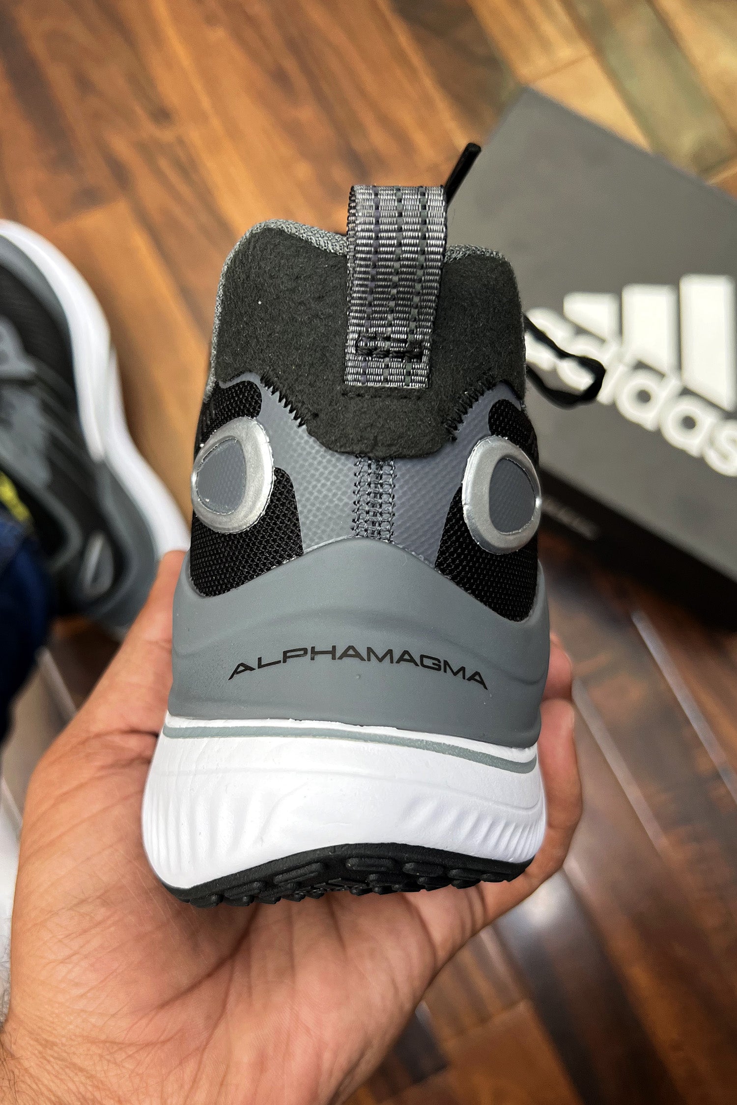 Adds ALPHAMAGMA Men Sneakers