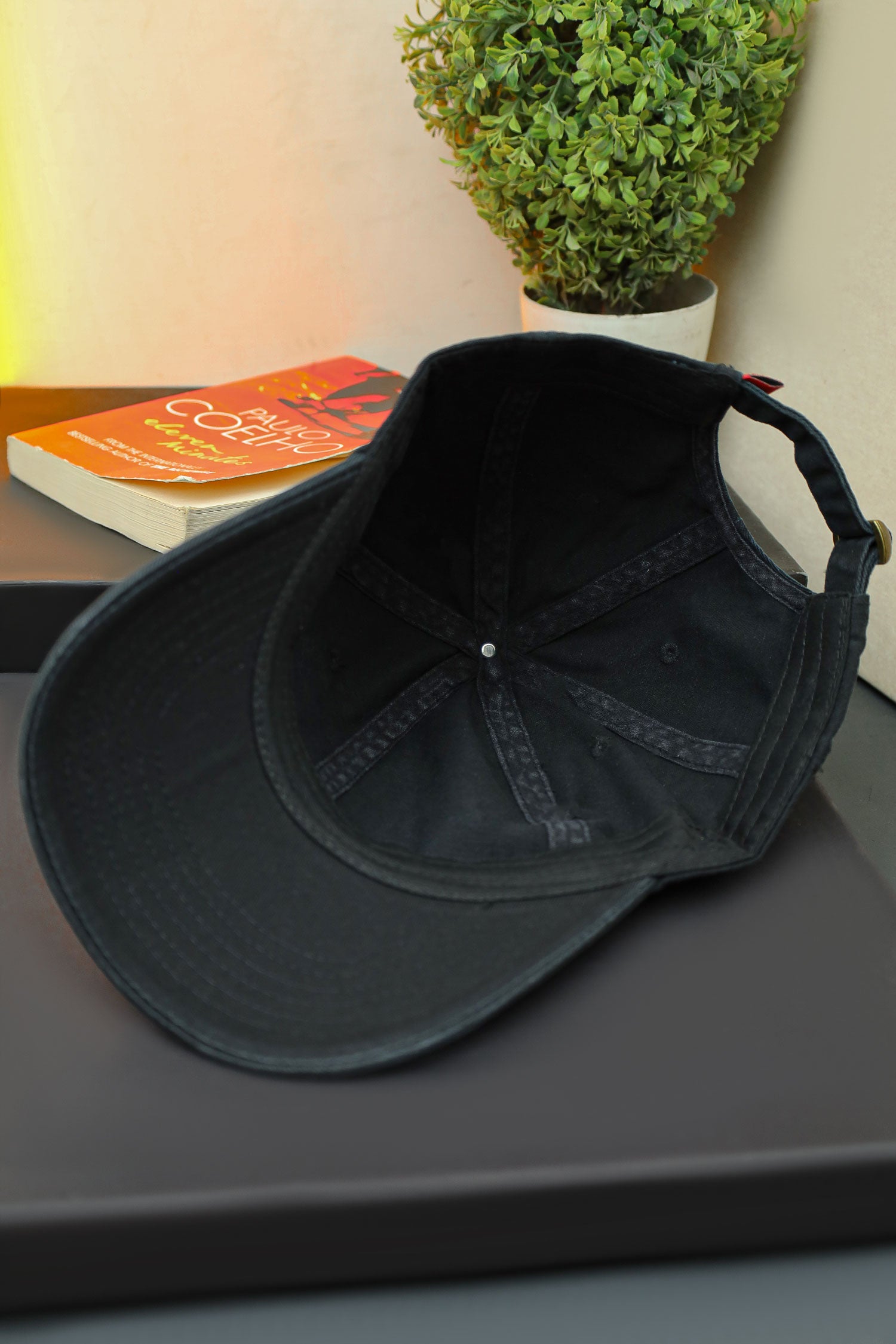 Essn-77 Imp Signature logo Cap In Black