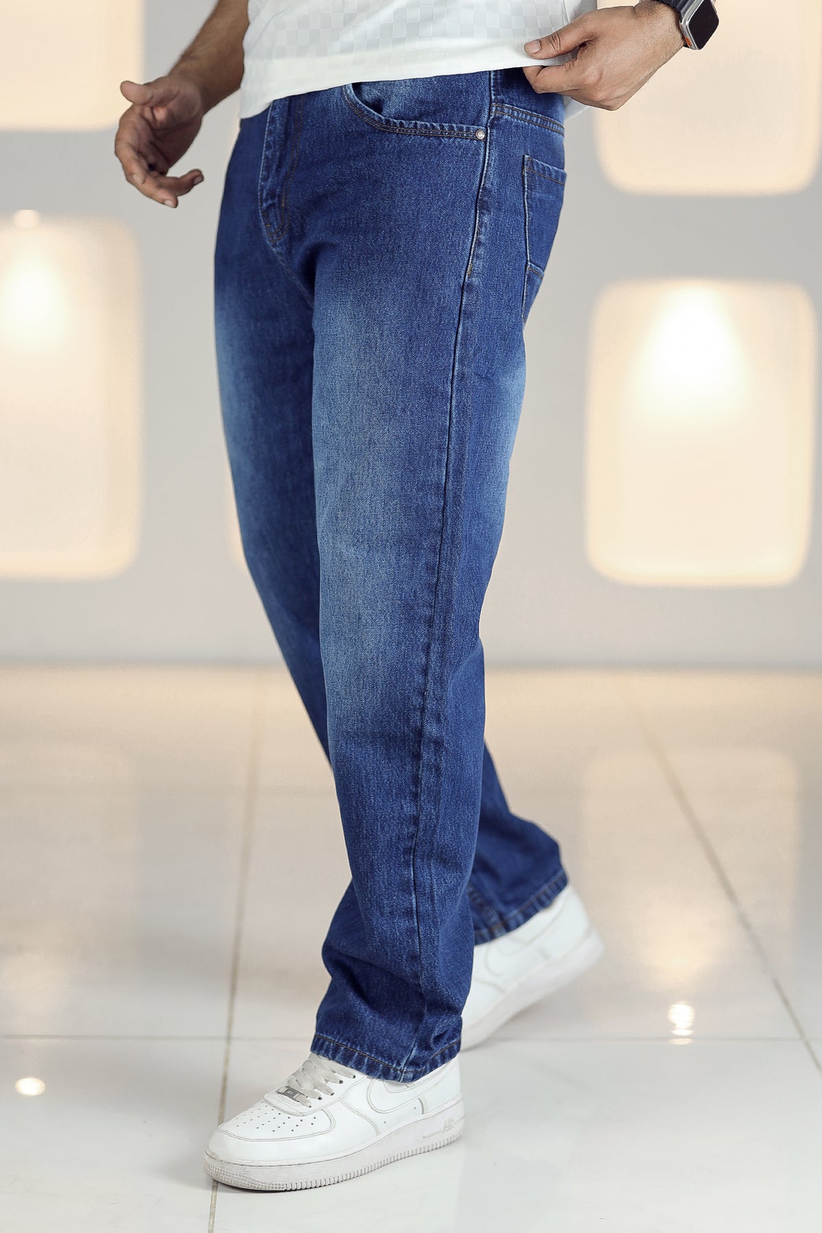 Loose Fit Pure Color Turbo Jeans in Mid Blue