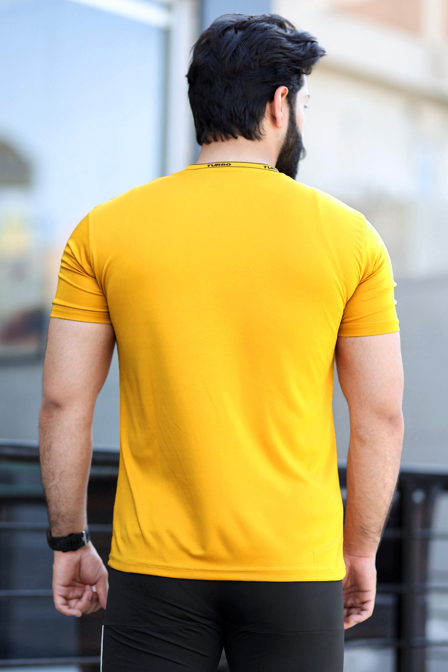 Turbo Perfect Fit Camo T-Shirt In Mustard