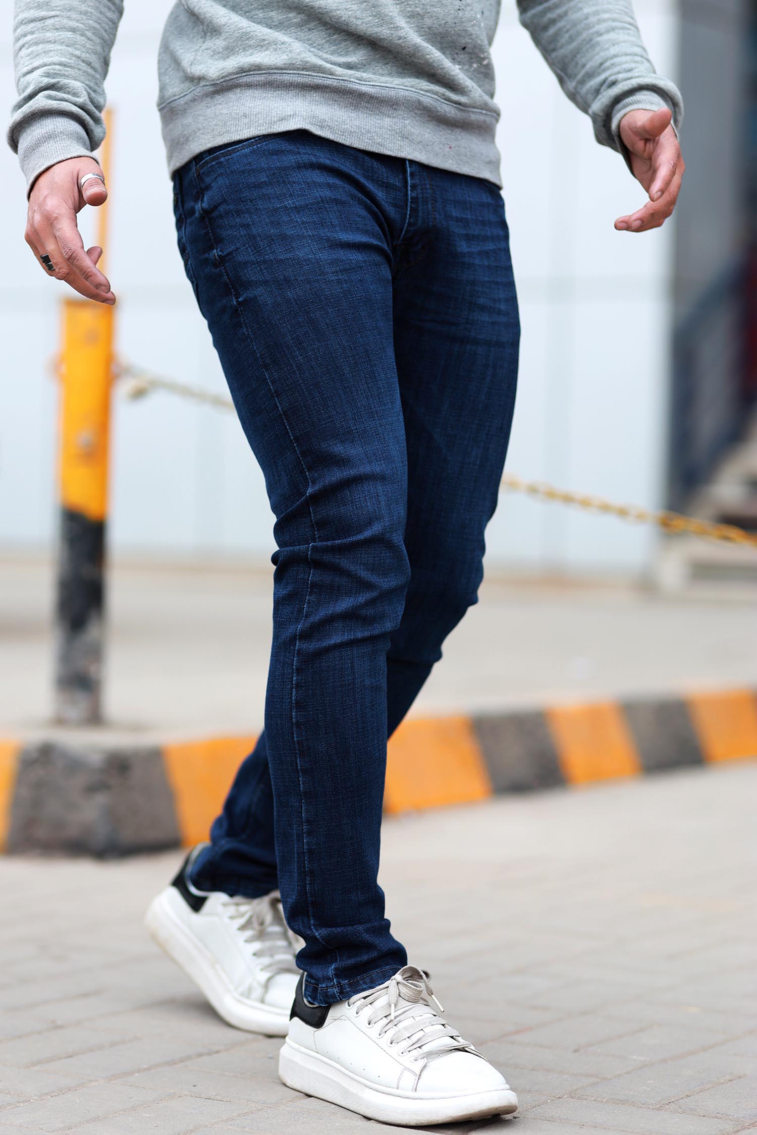 Turbo Slim Fit Jeans In Dark Blue