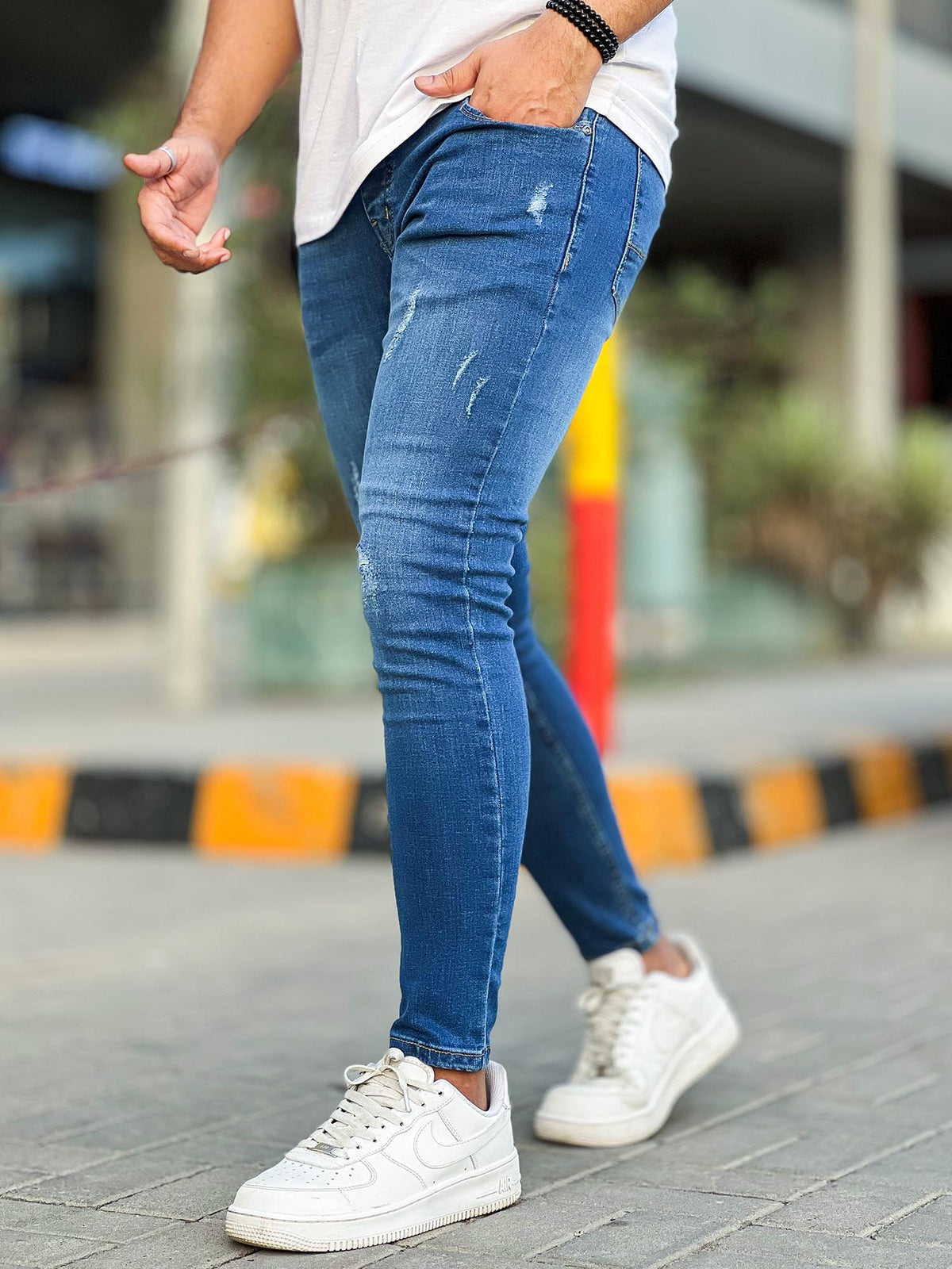 Turbo Ripped Ankle Fit Jeans in Mid Blue