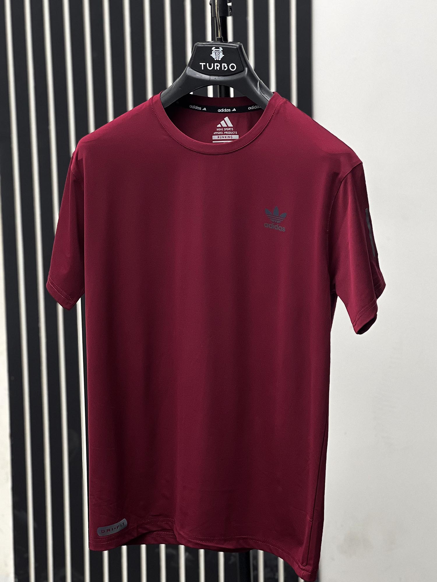Imported Dry Fit Tee With Printed Logo In Maroon