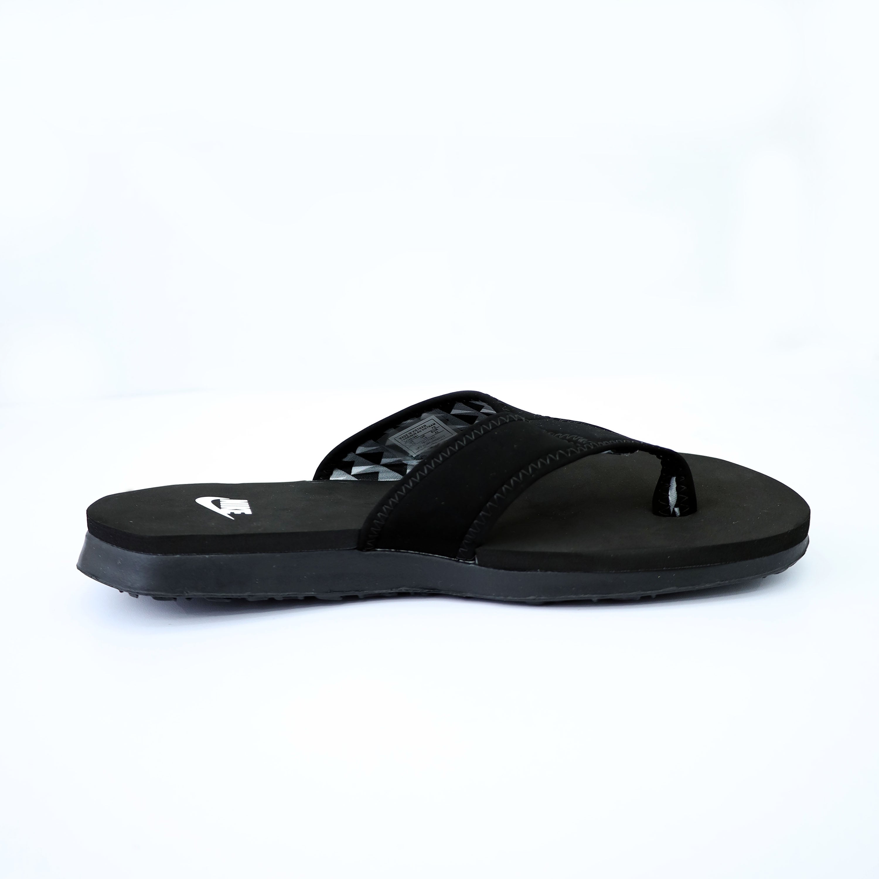 Nke V-Shaped Straps Flip Flops in Black