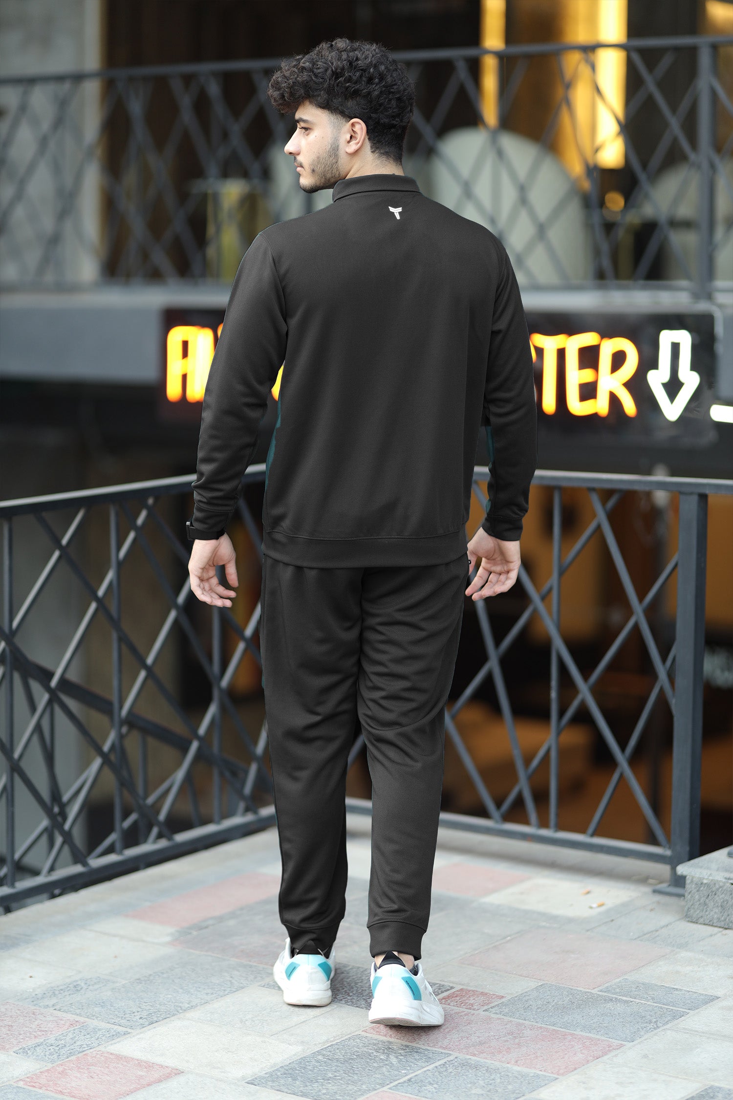 Turbo Pocket Style Men Tracksuit In Black