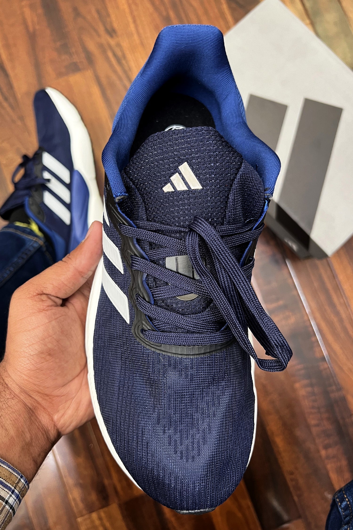 Adds SOLARBOOST 5 W Men Sneakers In Navy Blue