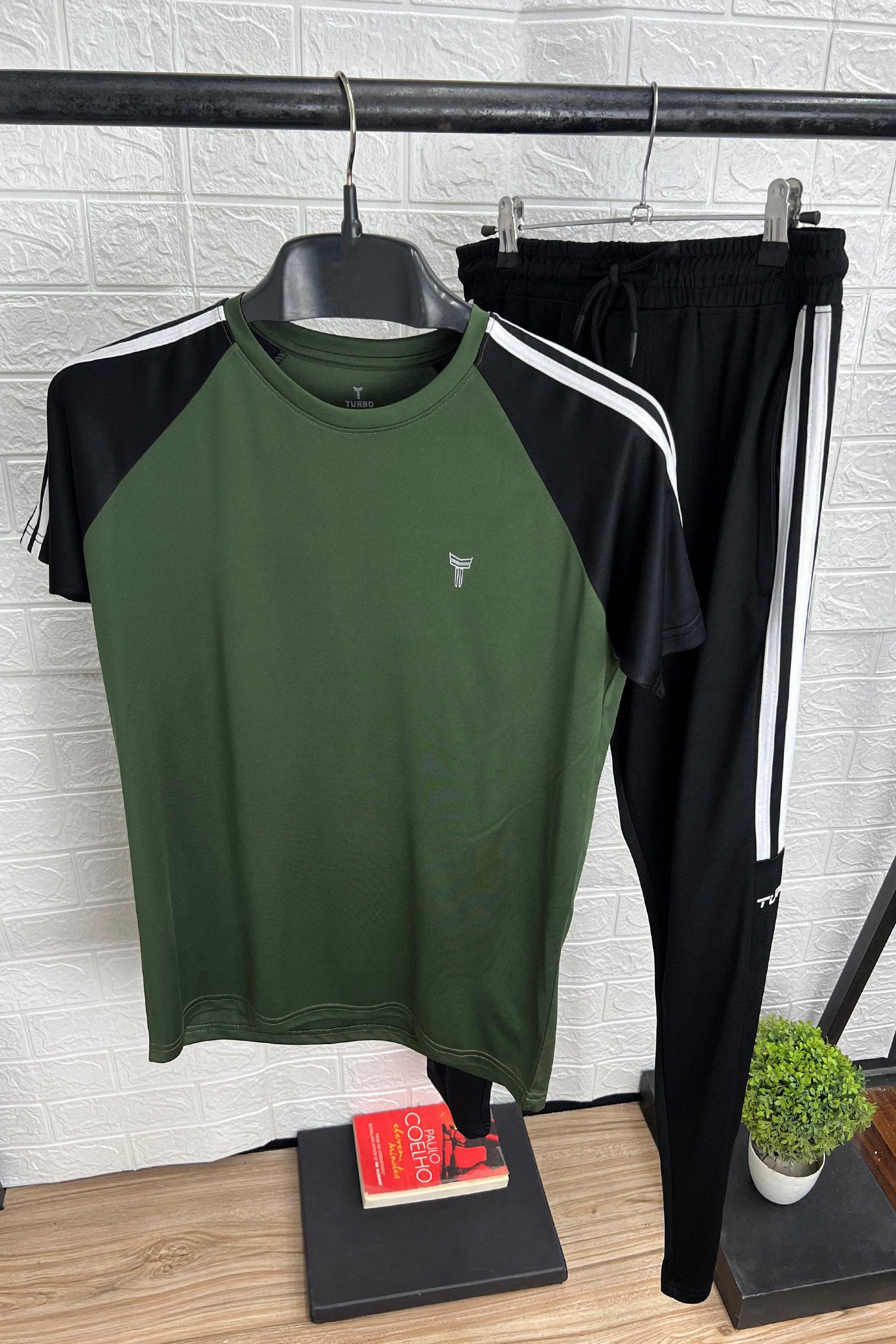 Wrangler Sleeve Quickdry Tracksuit In Green