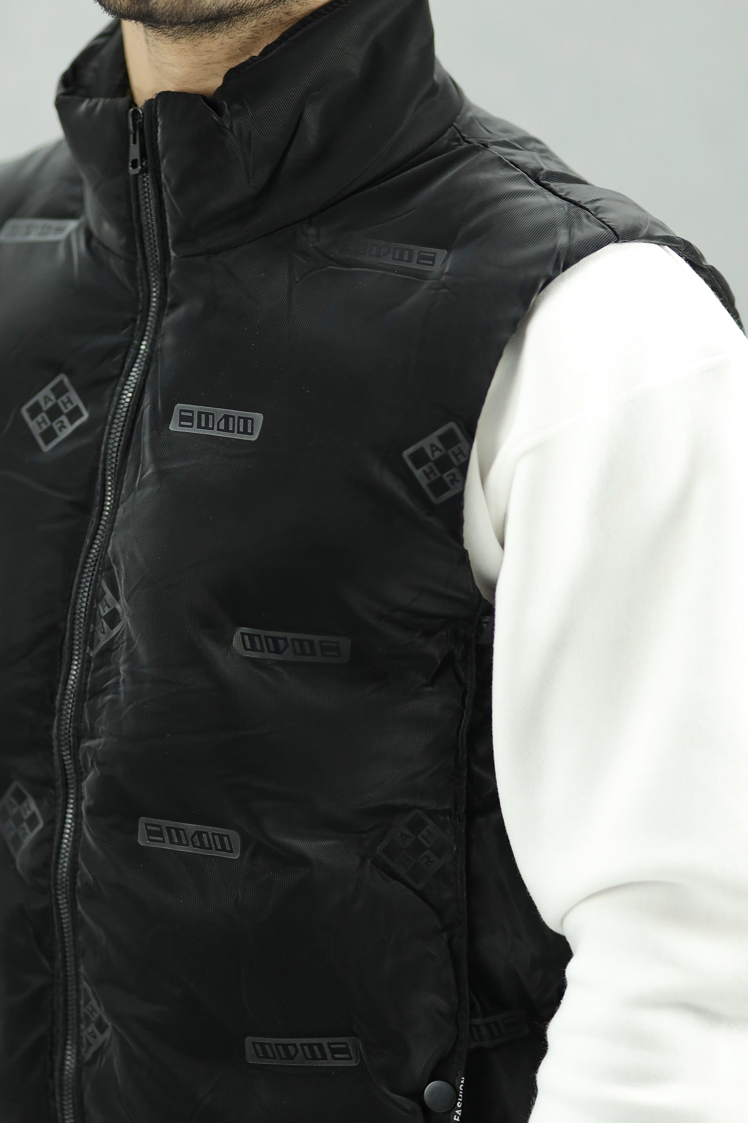 Modern Bubble Quilted Detachable Hood Imported Men's Gilet