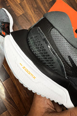 Nke Zoom Winflo 7 Sneakers In Black&Grey