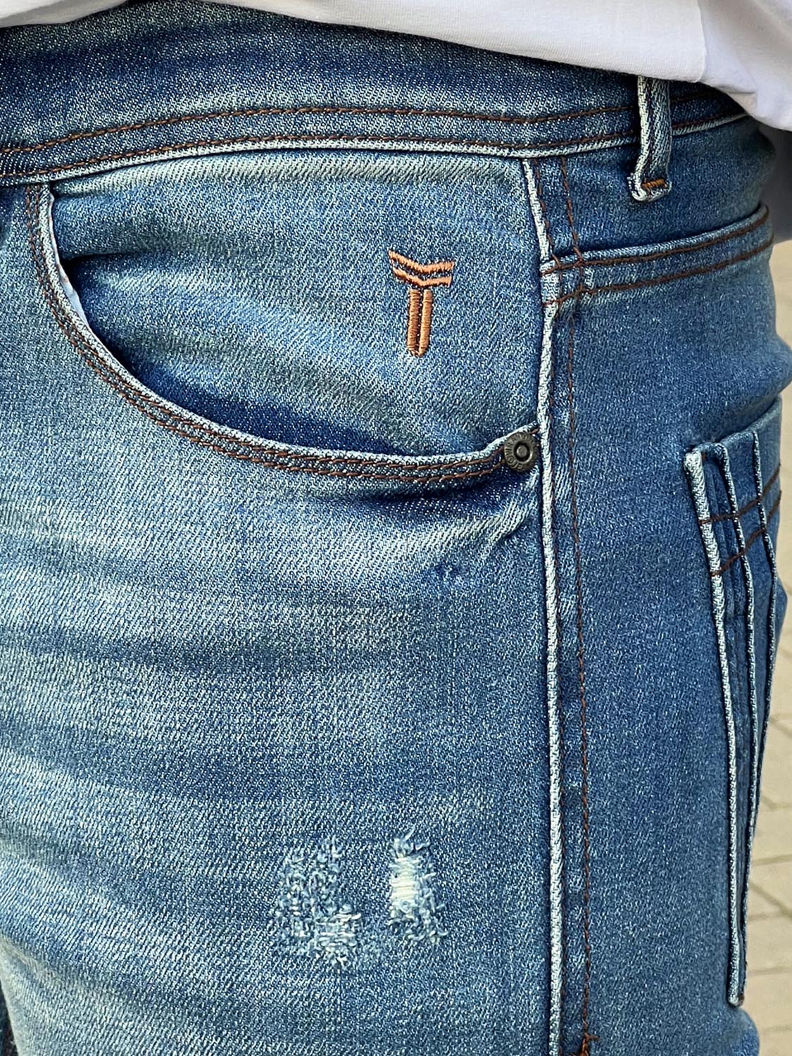 Ripped Ankle Fit Denim Jeans in Ice Blue